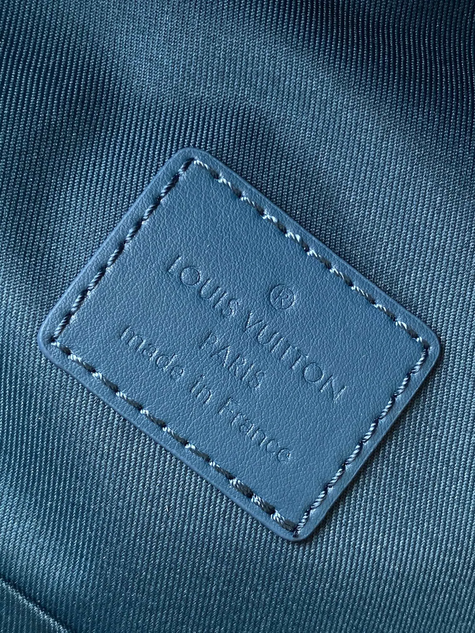 Louis Vuitton Discovery Backpack PM M11590 - 图片 10