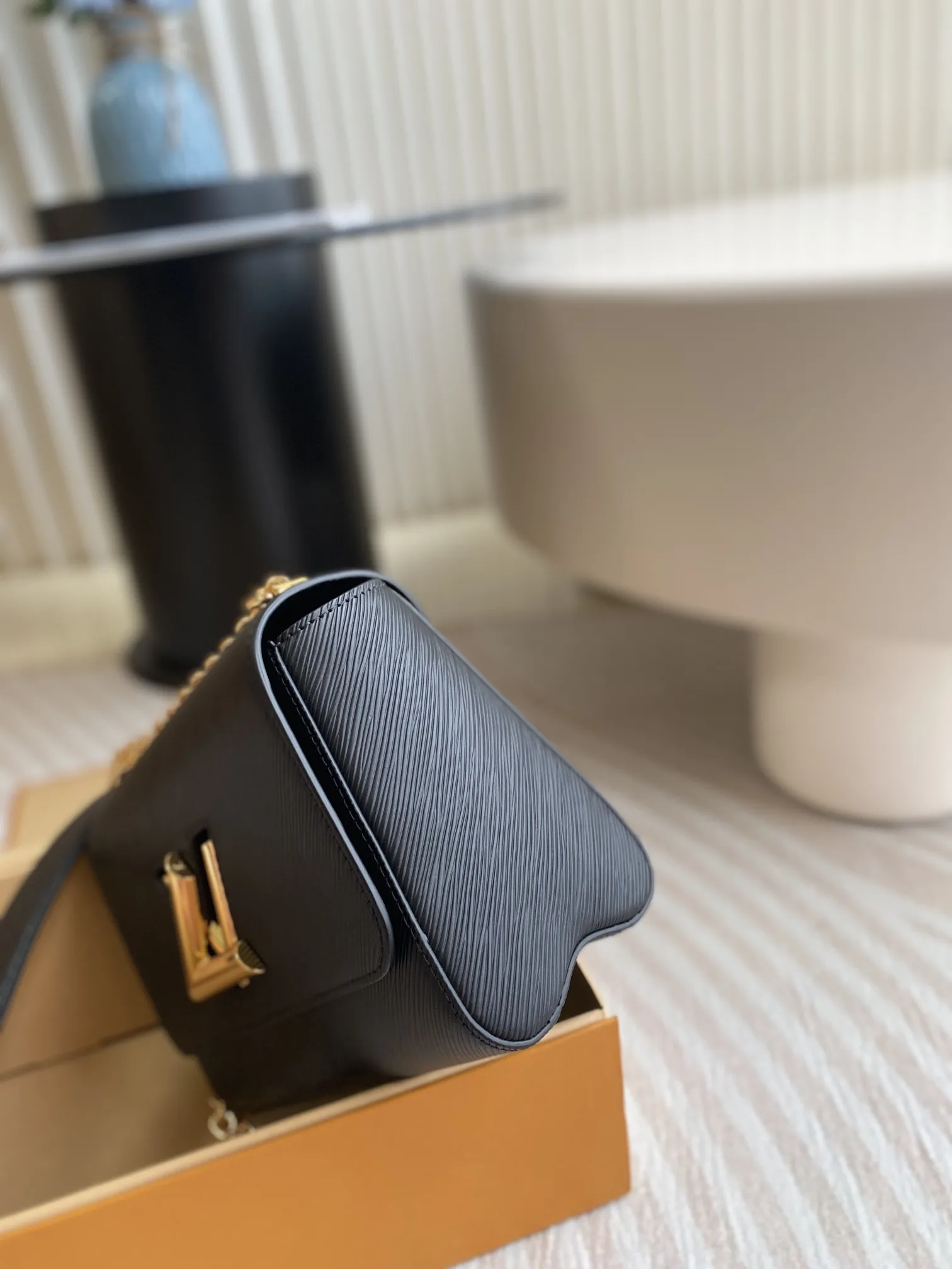 Louis Vuitton Twist MM M21113 - 图片 3