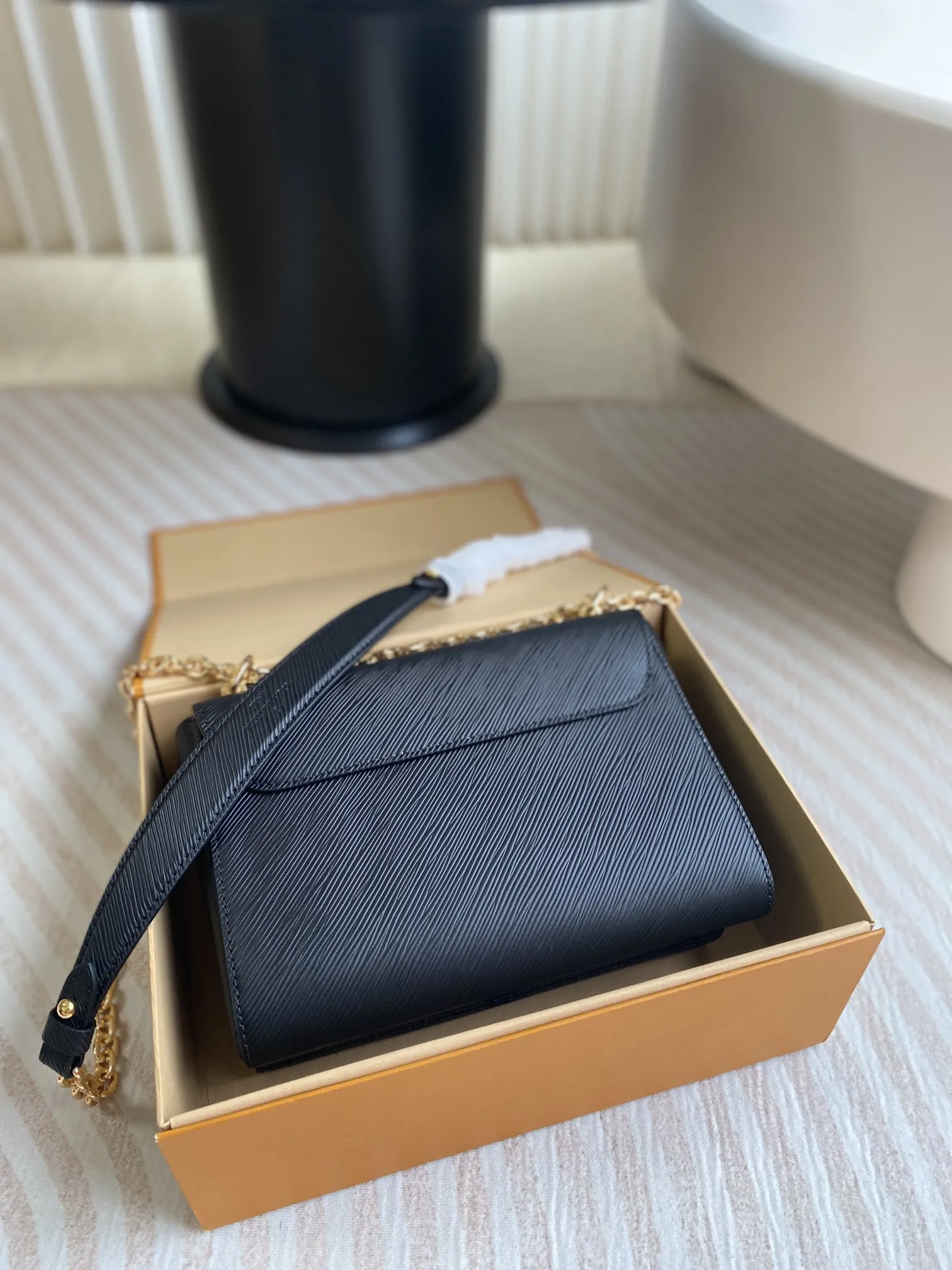 Louis Vuitton Twist MM M21113 - 图片 4