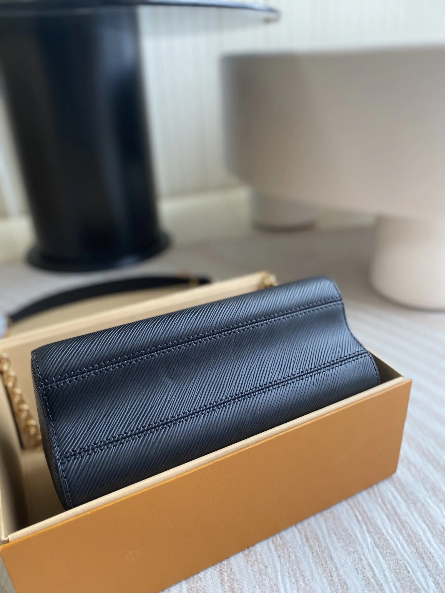 Louis Vuitton Twist MM M21113 - 图片 5