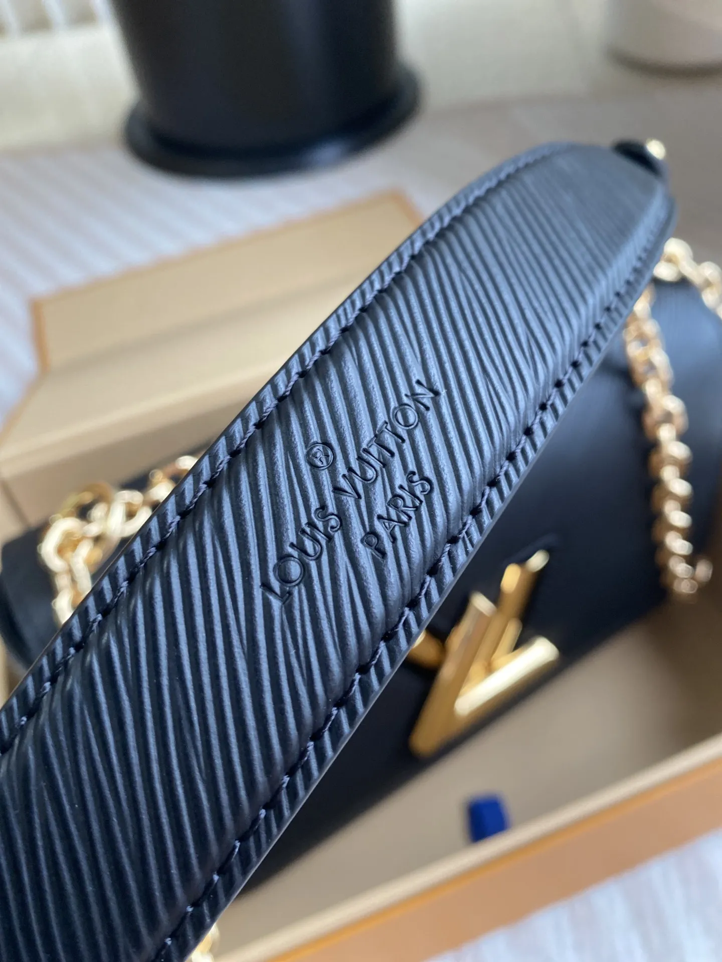 Louis Vuitton Twist MM M21113 - 图片 8
