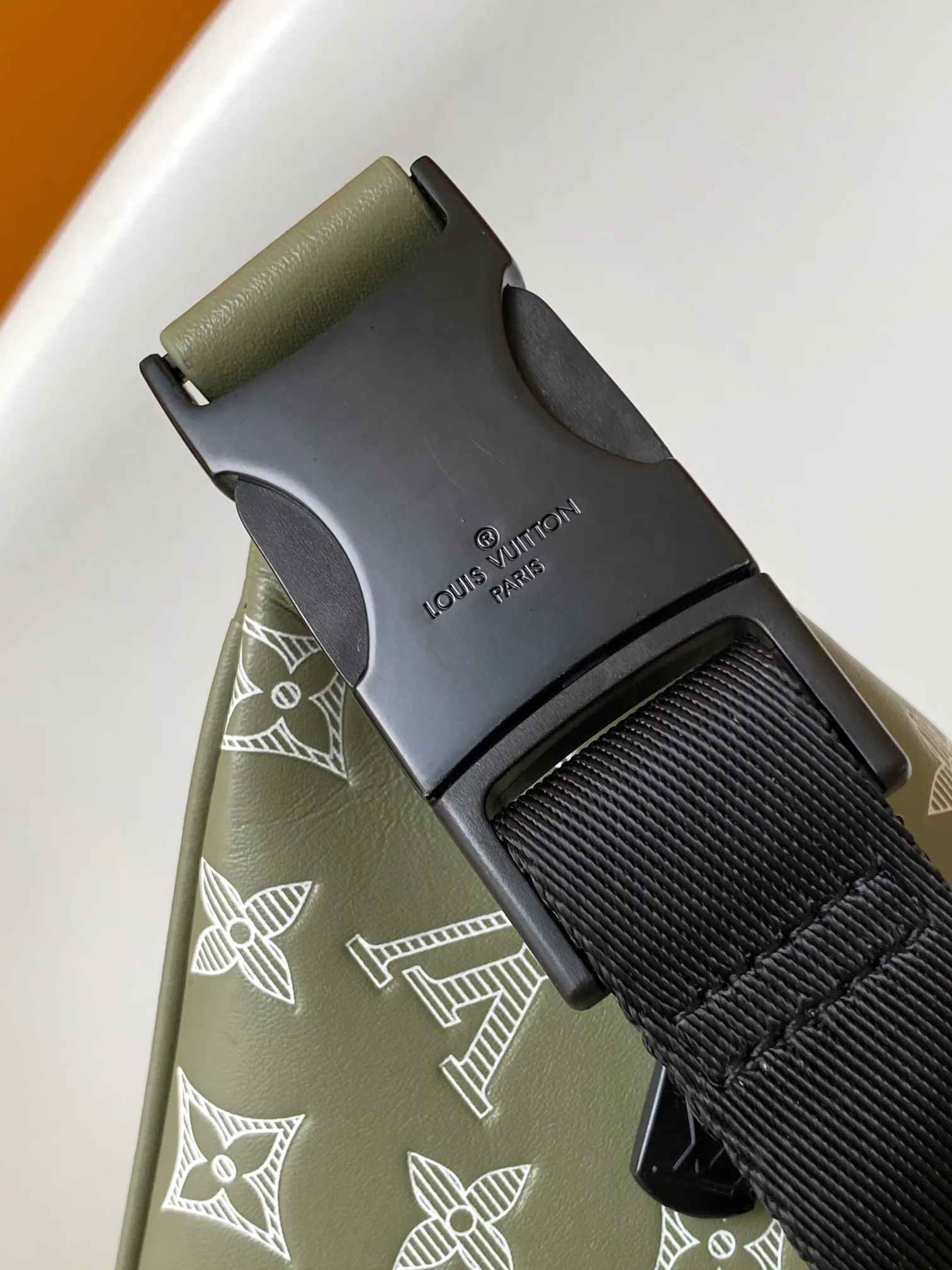 Louis Vuitton Discovery Bumbag M12508 - Image 8