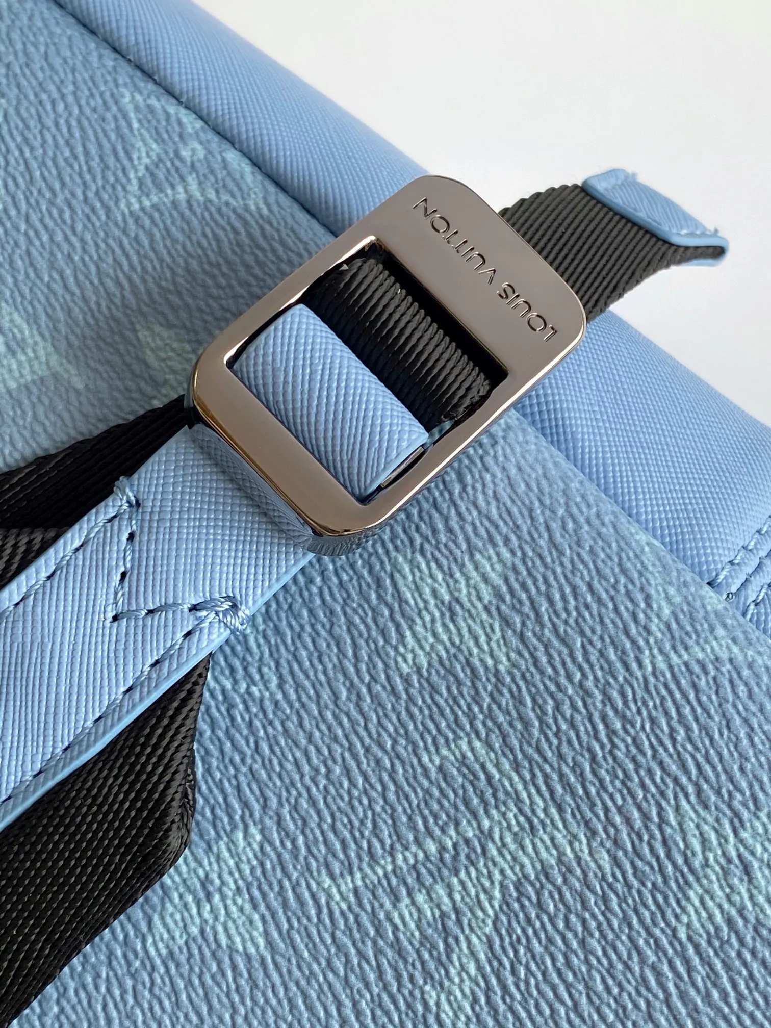 Louis Vuitton Discovery Backpack PM M14072 - Image 8
