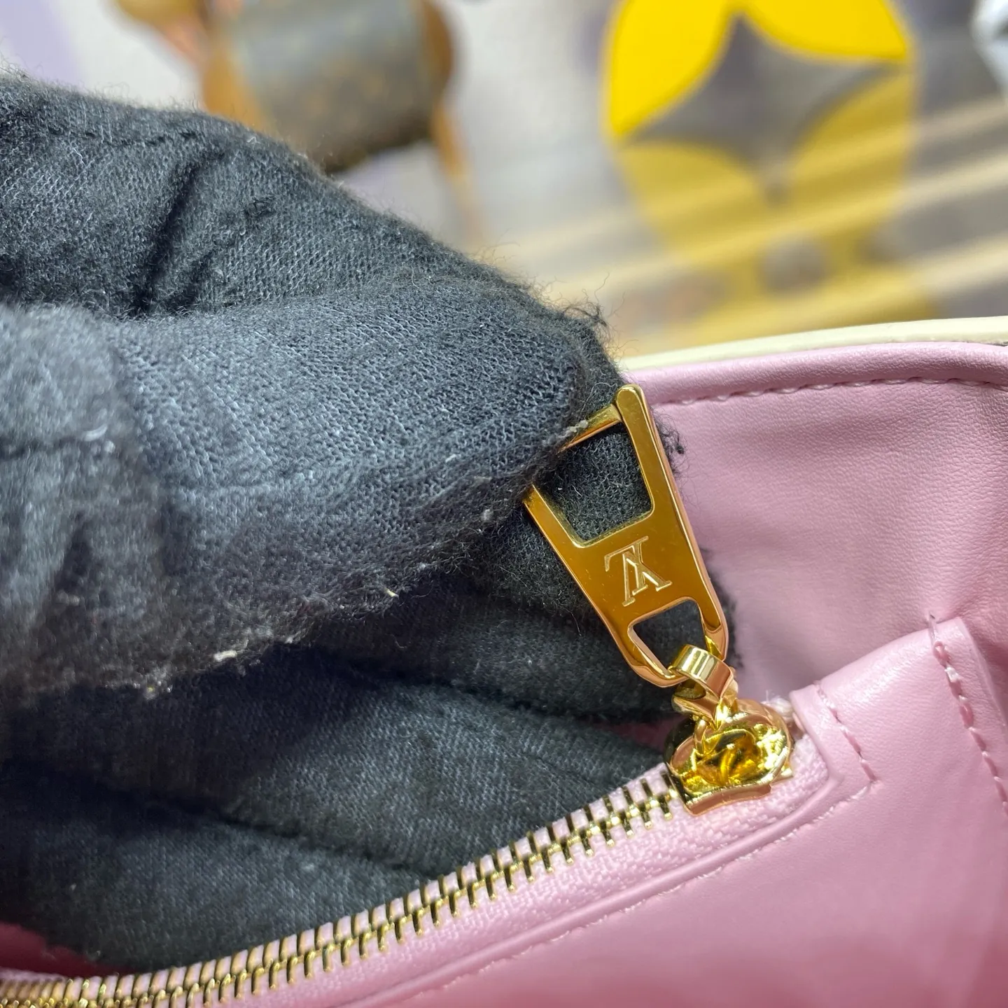 Louis Vuitton Twist PM Slim M13117 - Image 10