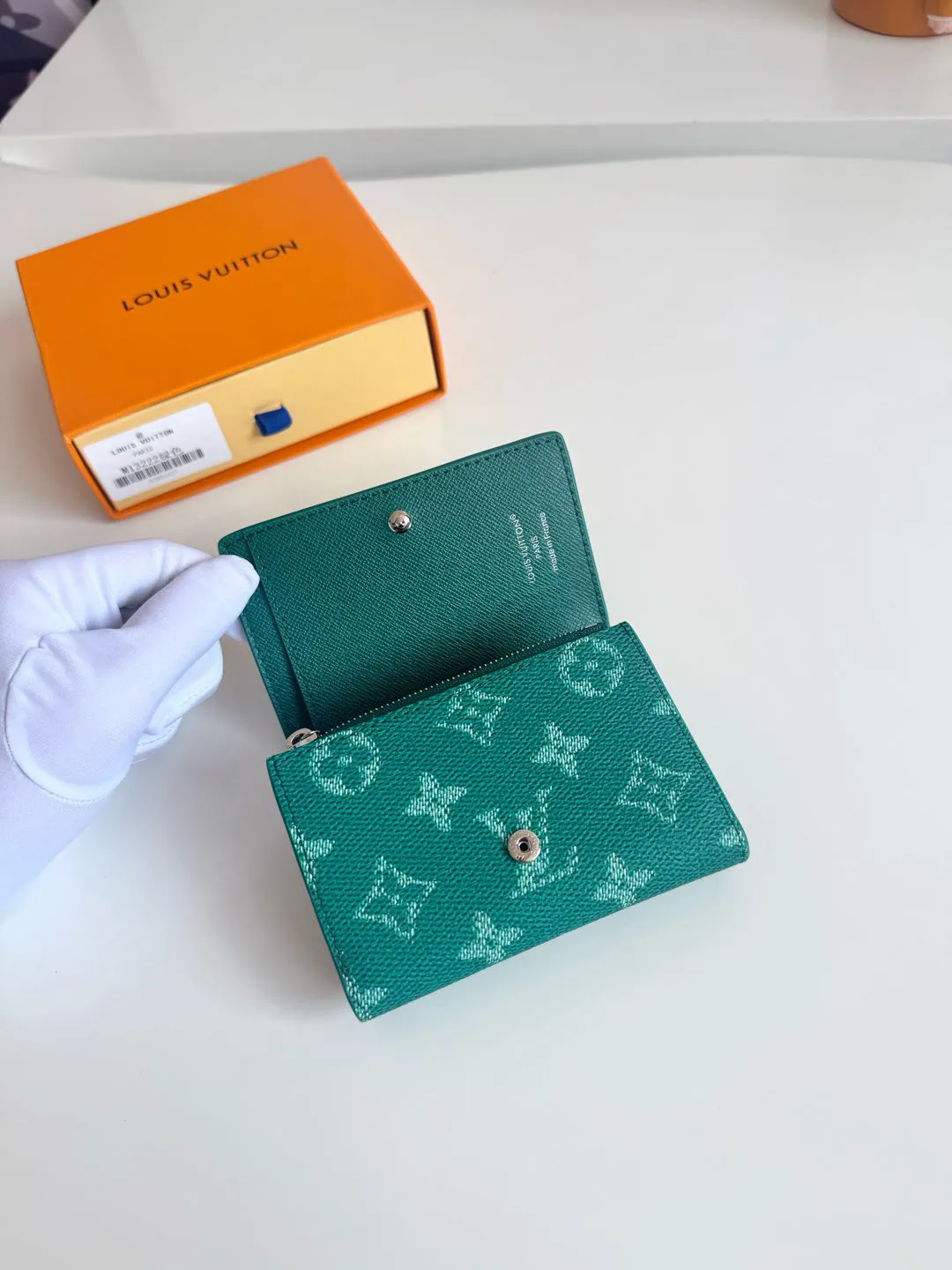 Louis Vuitton Victor Wallet M13222 - Image 7