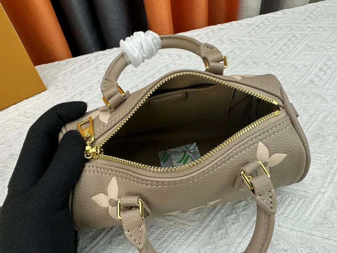 Alternative view of Louis Vuitton Papillon BB M46031