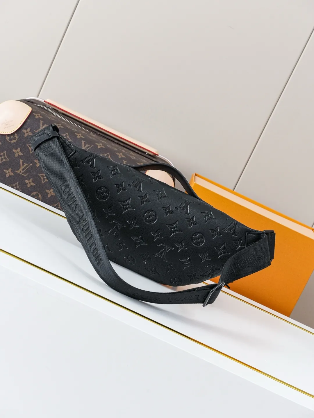Louis Vuitton Rush Bumbag M47058 - 图片 5