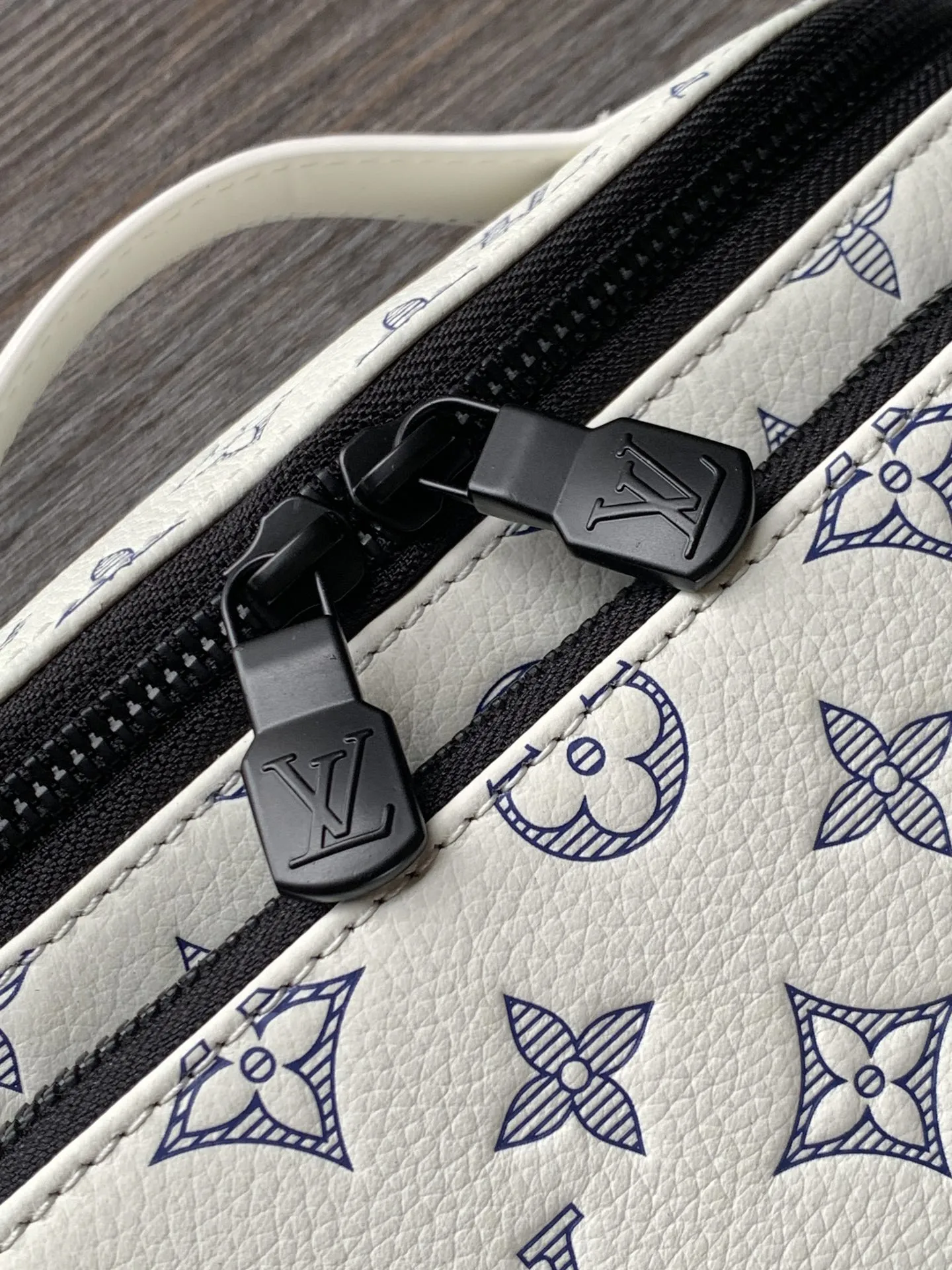 Louis Vuitton Rush Bumbag M25227 - 图片 7
