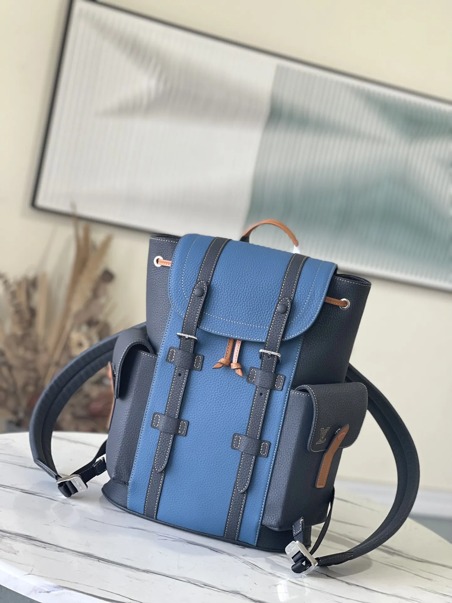 Louis Vuitton Christopher M21373 - Image 3