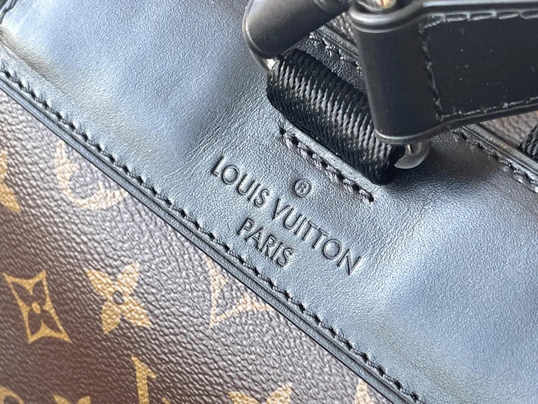 Louis Vuitton Christopher M46247 - Image 9