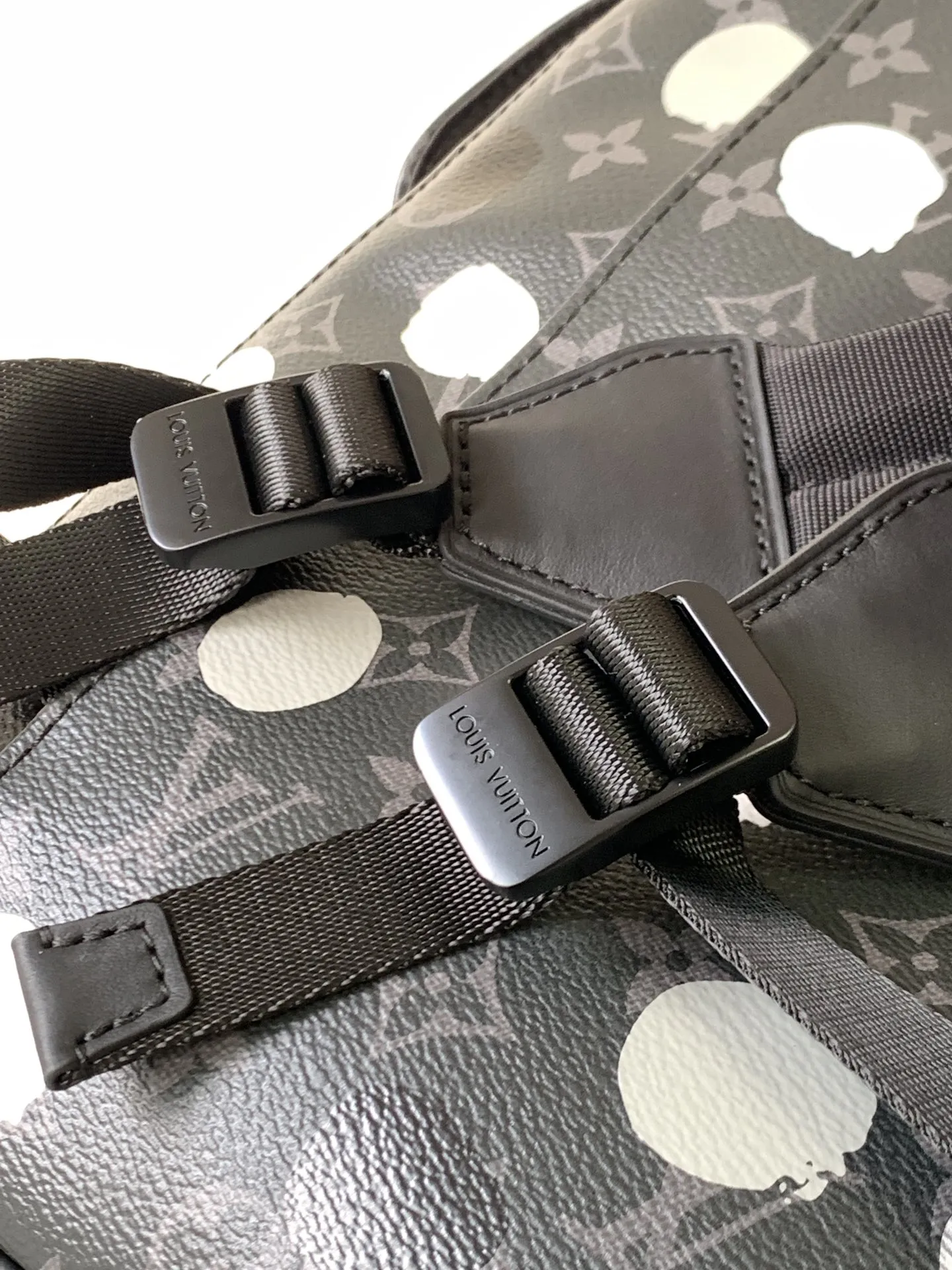 Louis Vuitton Christopher MM M46403 - 图片 9
