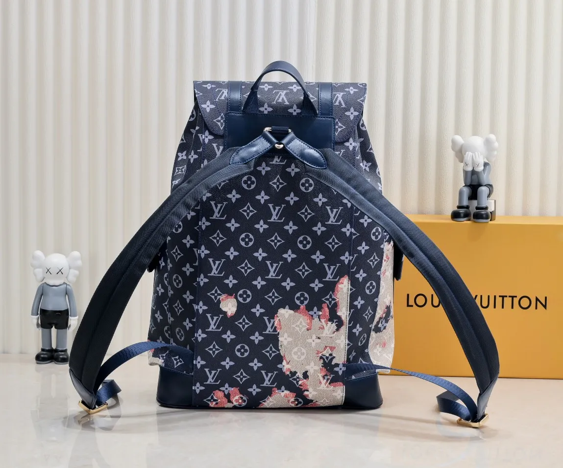 Alternative view of Louis Vuitton Christopher MM M46805