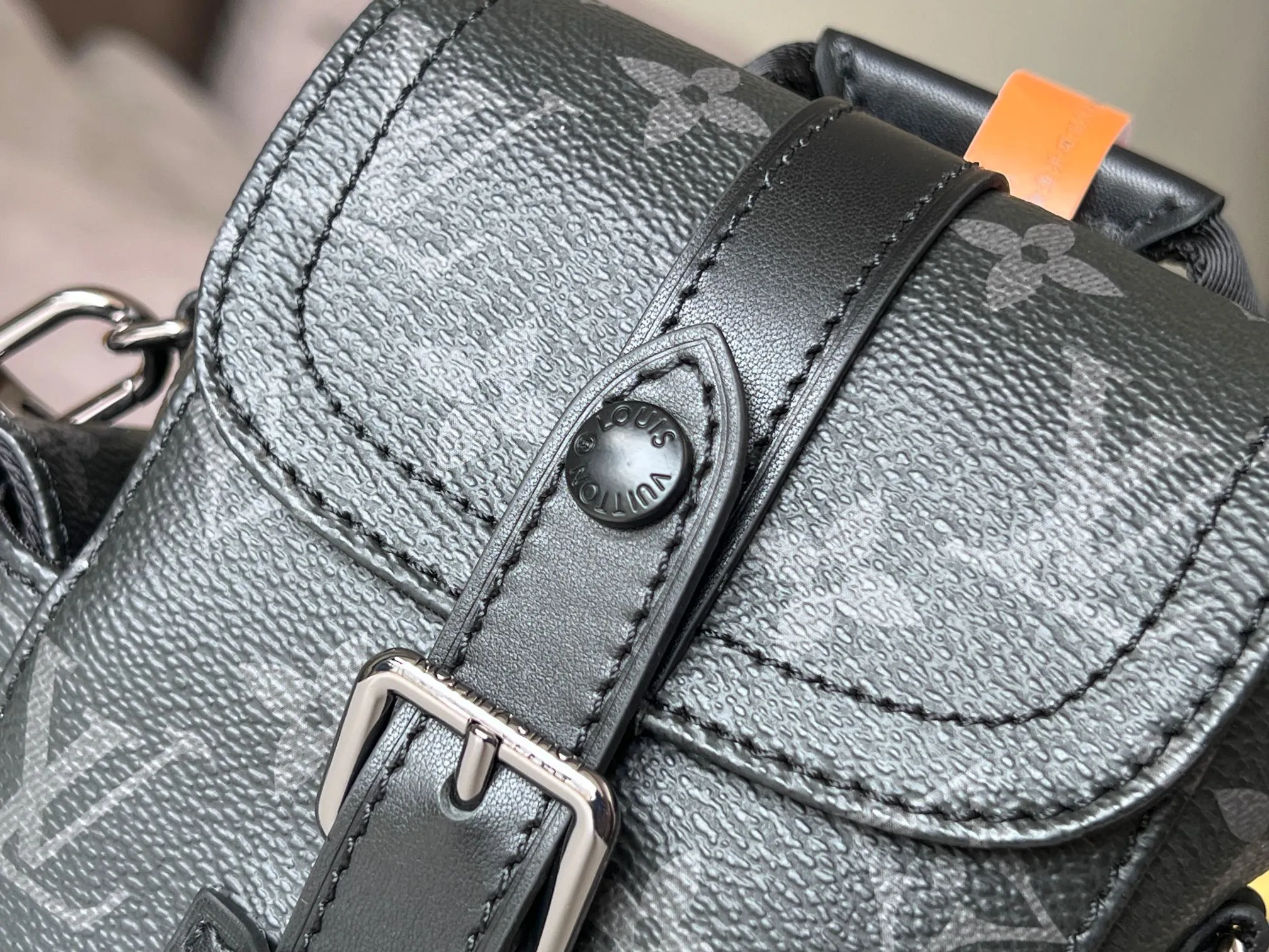 Louis Vuitton Nano Christopher M82769 - 图片 8