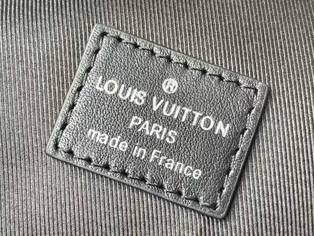 Alternative view of Louis Vuitton Christopher Slim M58644