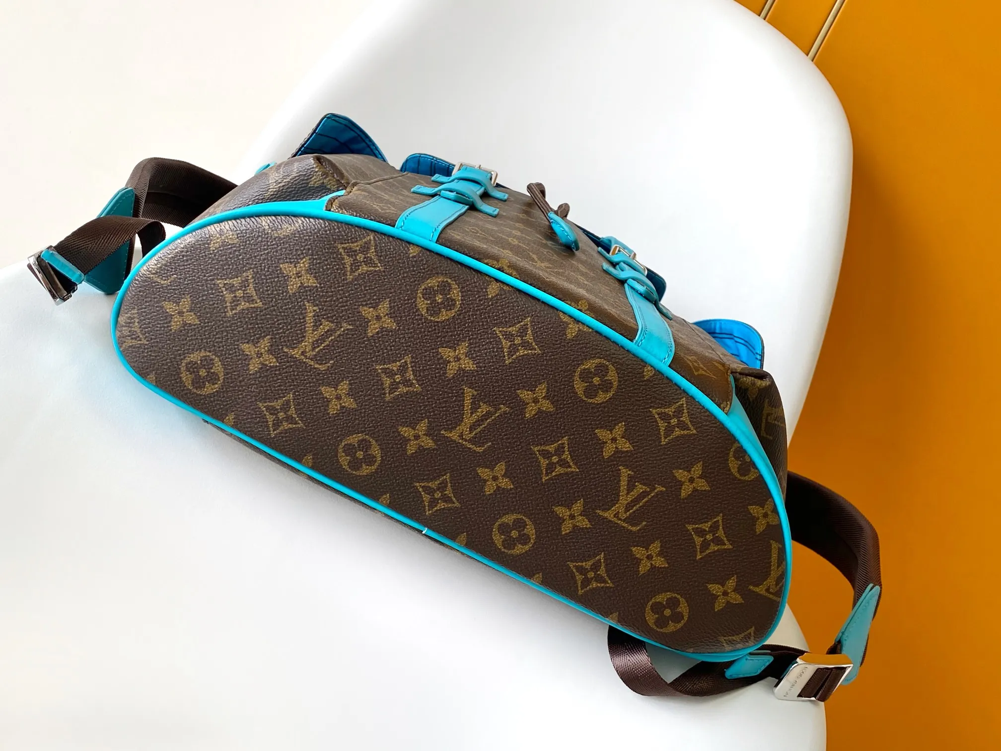 Louis Vuitton Christopher MM M12729 - 图片 7