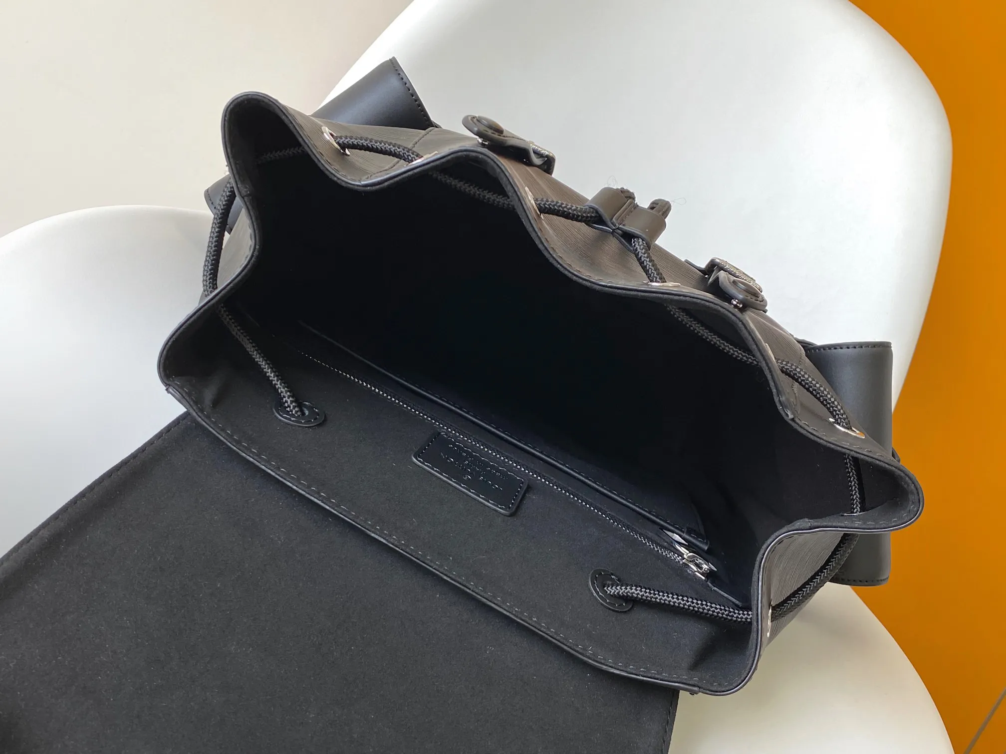 Louis Vuitton Christopher M50159 - 图片 10