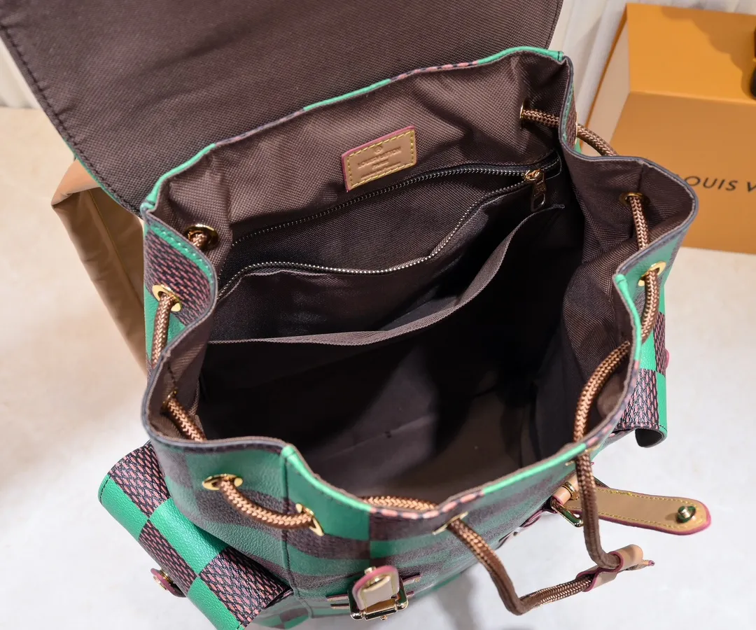 Alternative view of Louis Vuitton Christopher MM N40564