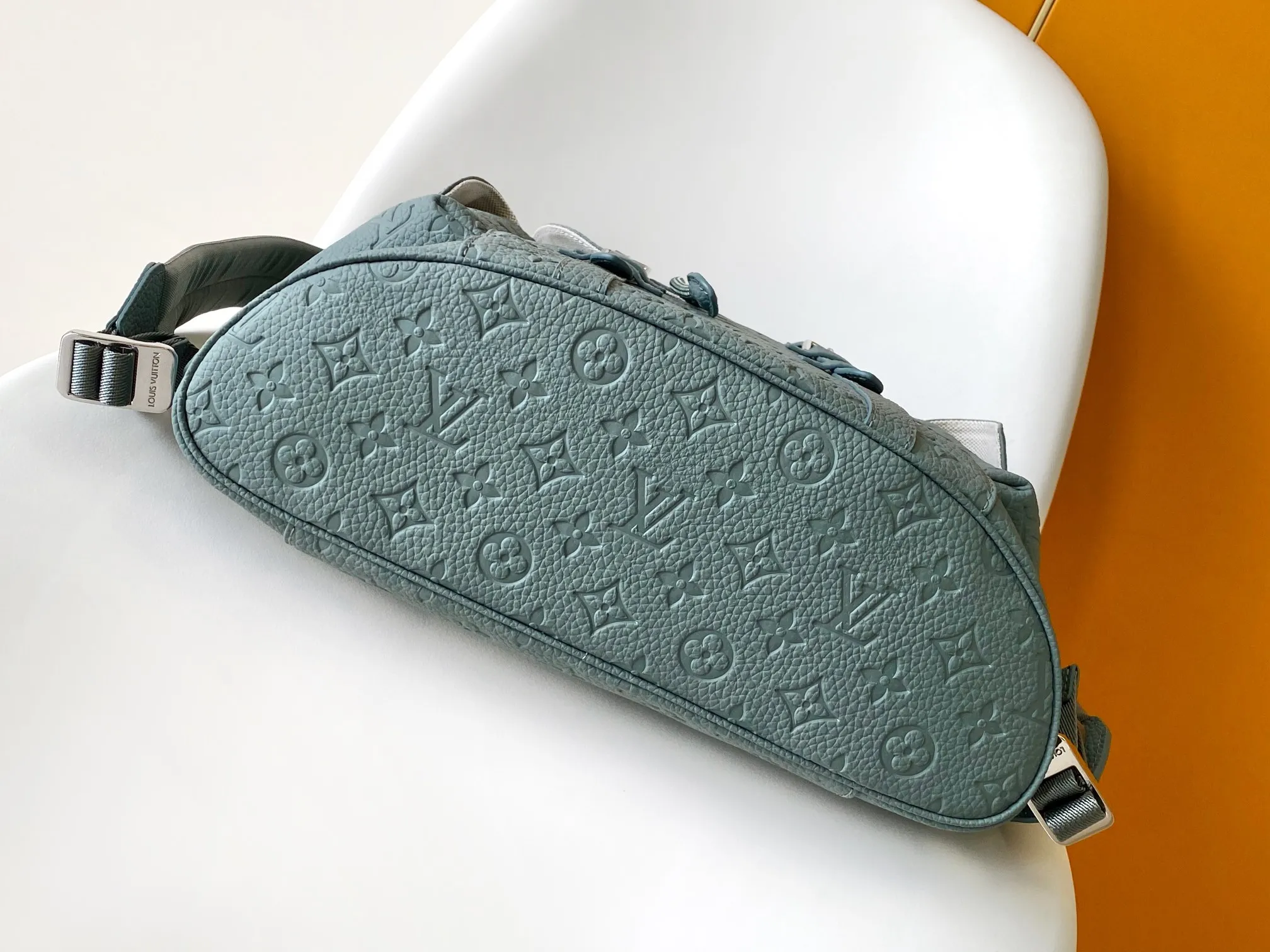 Louis Vuitton Christopher MM M13863 - 图片 6