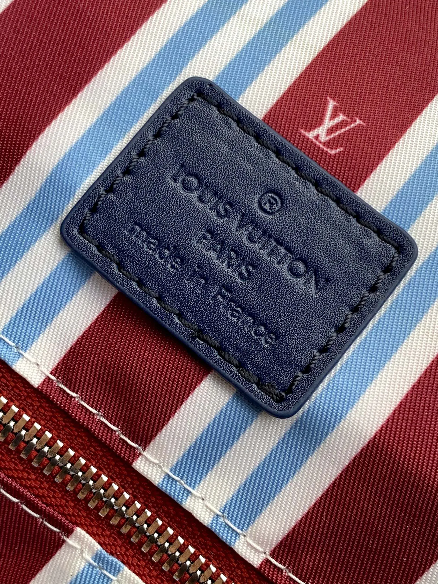 Alternative view of Louis Vuitton Christopher MM M14676