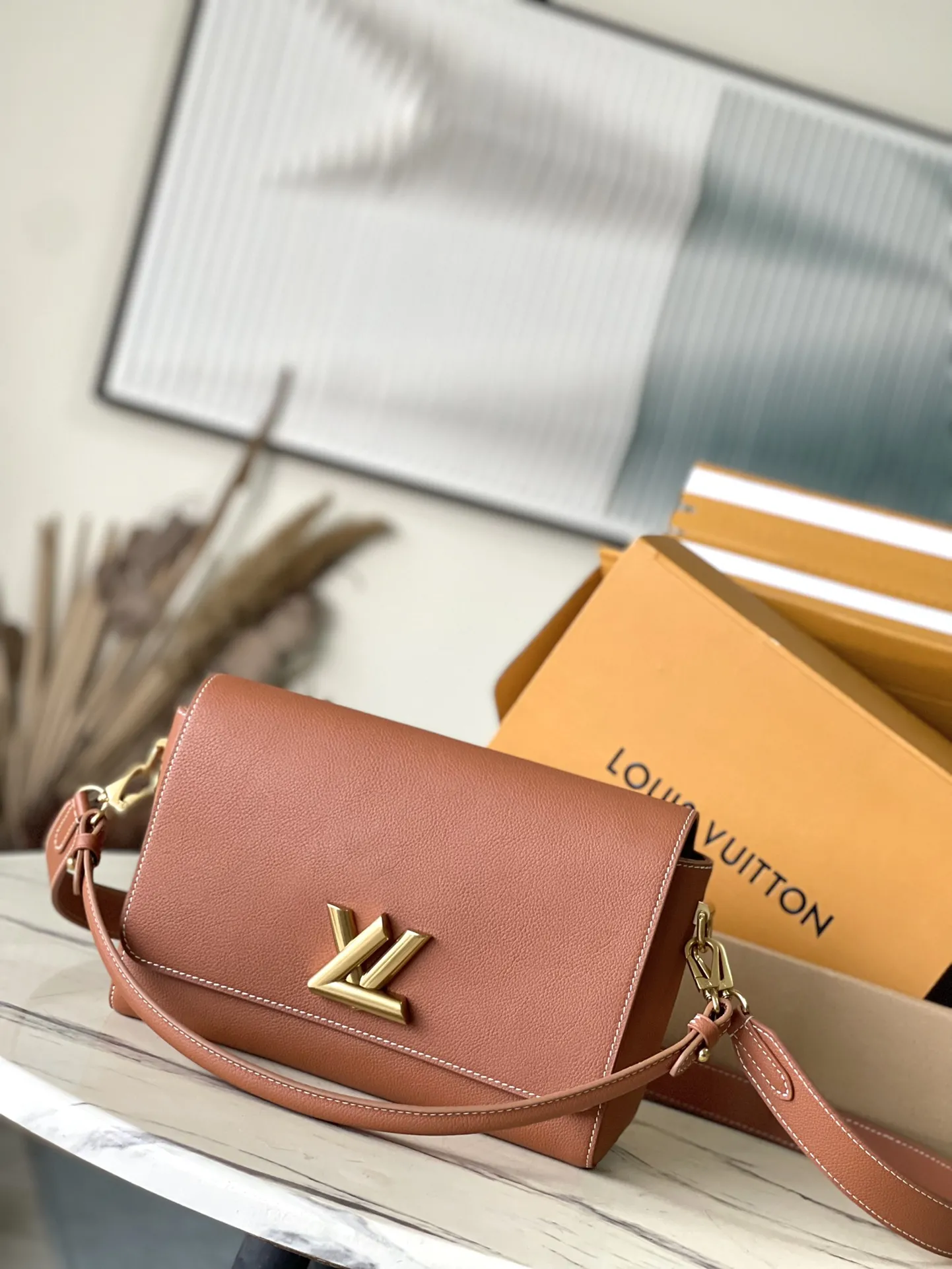 Alternative view of Louis Vuitton Soft Twist M24640