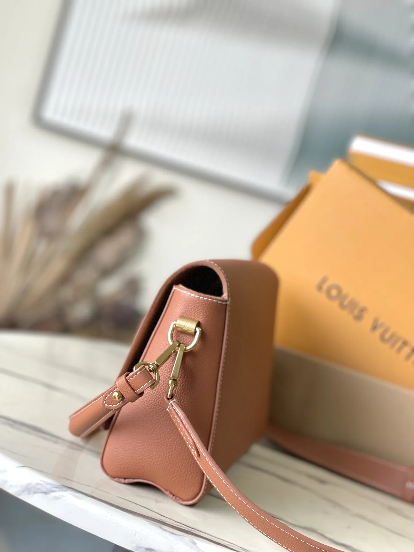 Louis Vuitton Soft Twist M24640 - 图片 3
