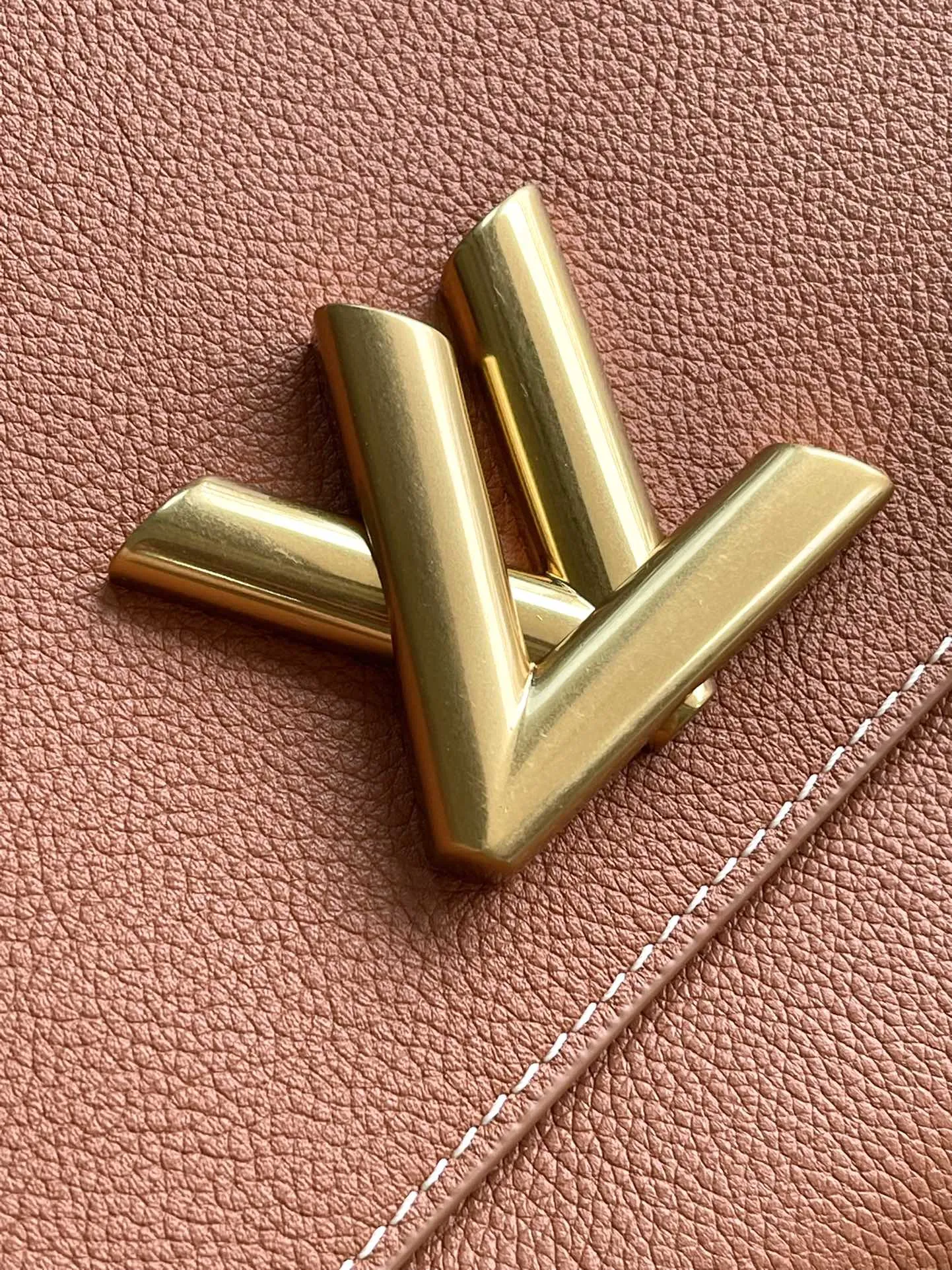 Louis Vuitton Soft Twist M24640 - 图片 6