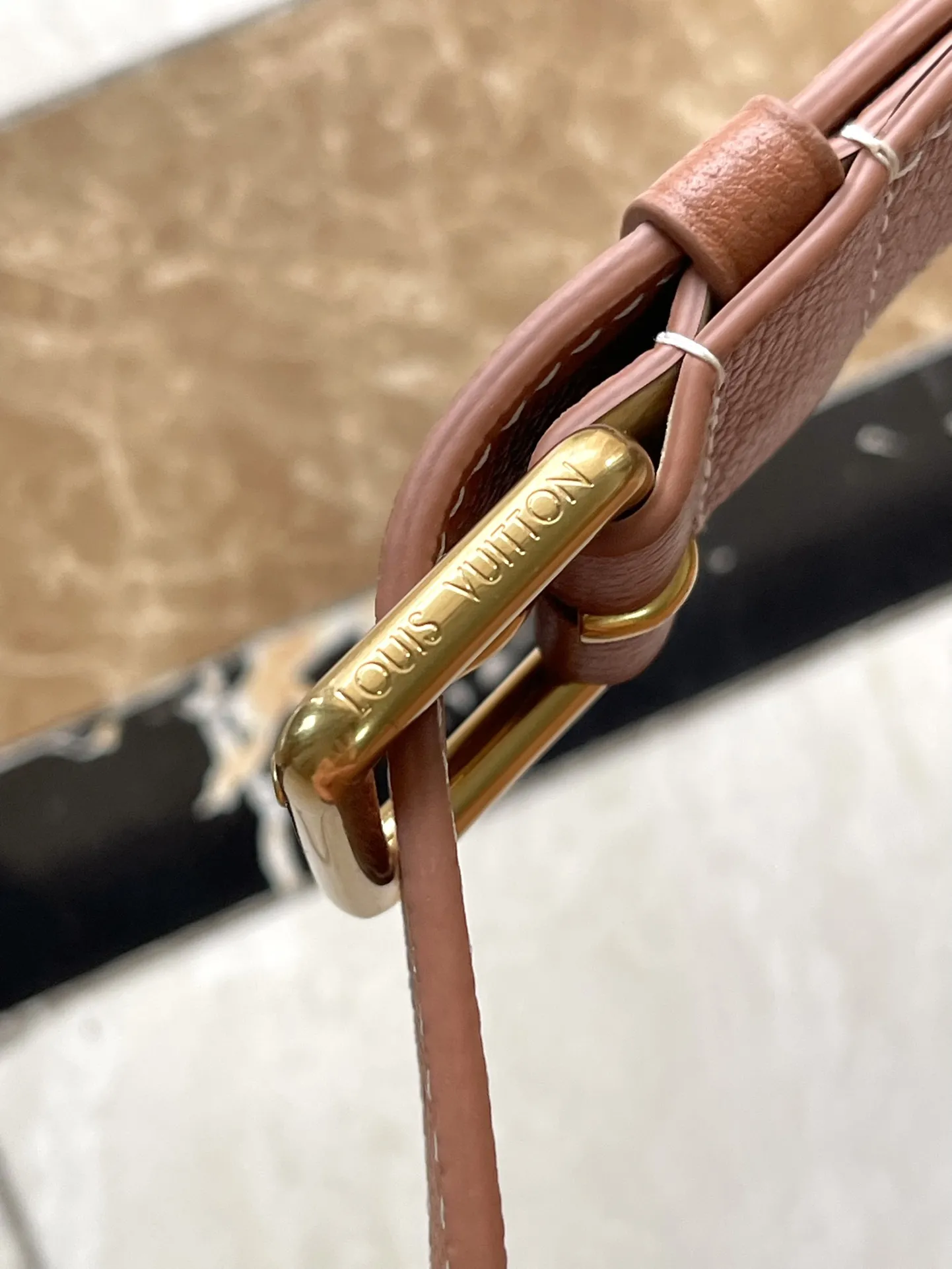 Louis Vuitton Soft Twist M24640 - 图片 8