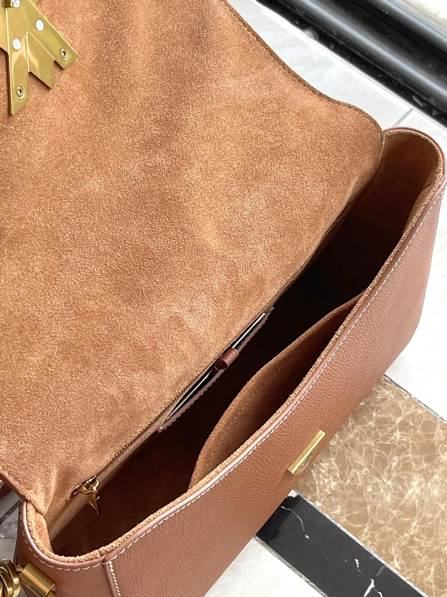 Louis Vuitton Soft Twist M24640 - 图片 9
