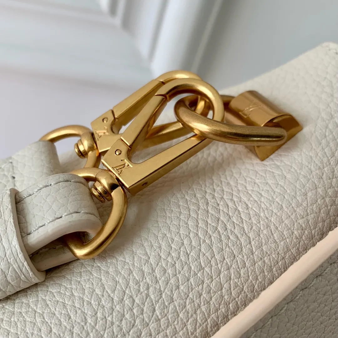 Louis Vuitton Soft Twist M25359 - Image 7