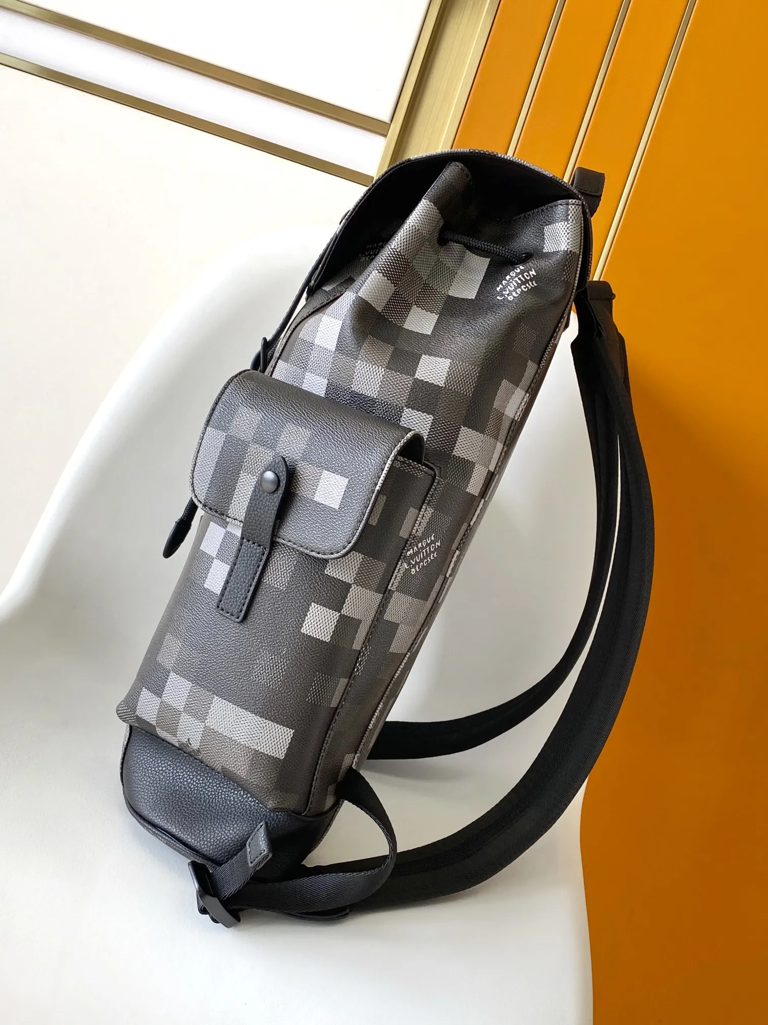 Louis Vuitton Christopher MM M14952 - 图片 5