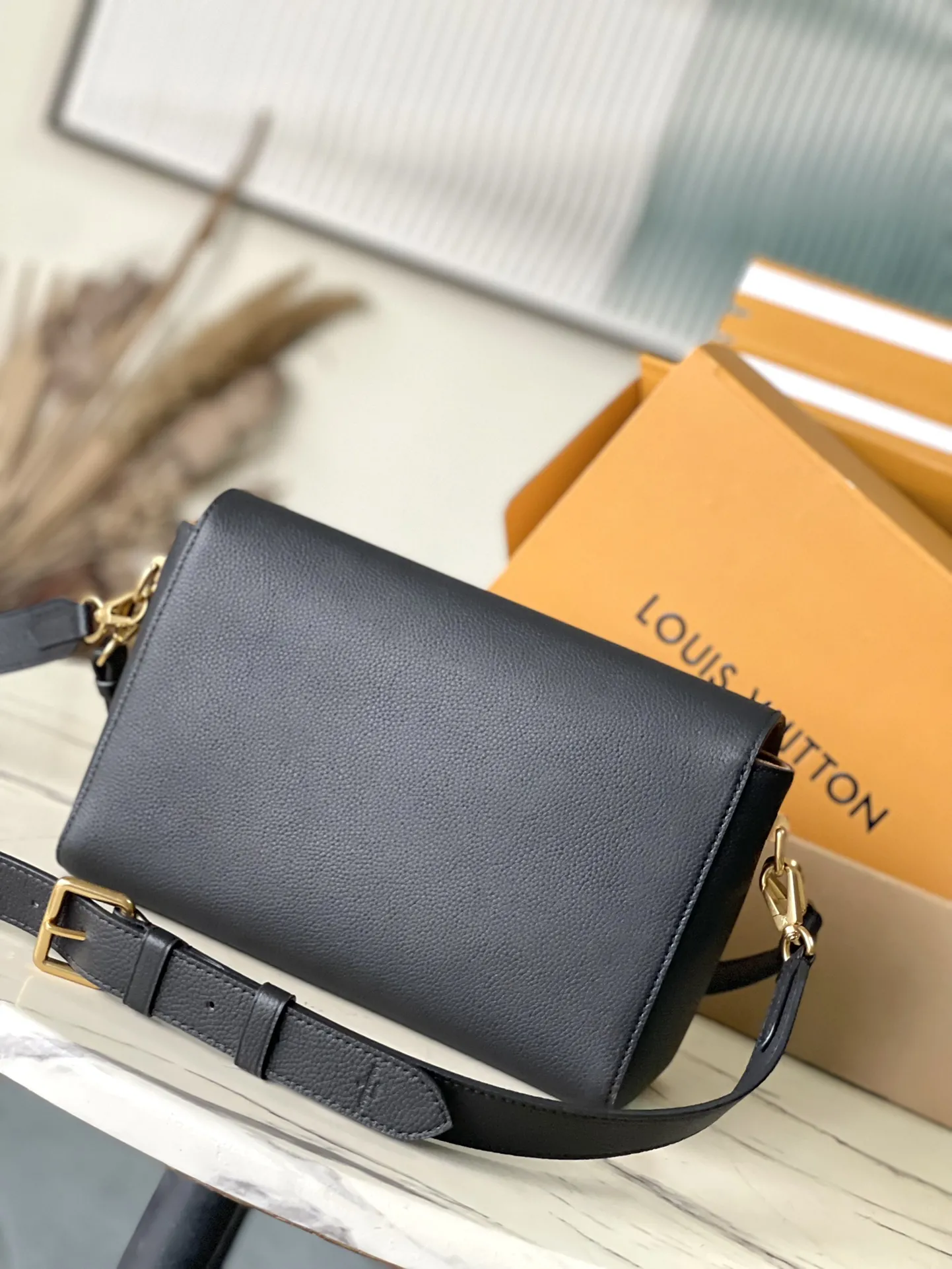 Louis Vuitton Soft Twist M24639 - 图片 4