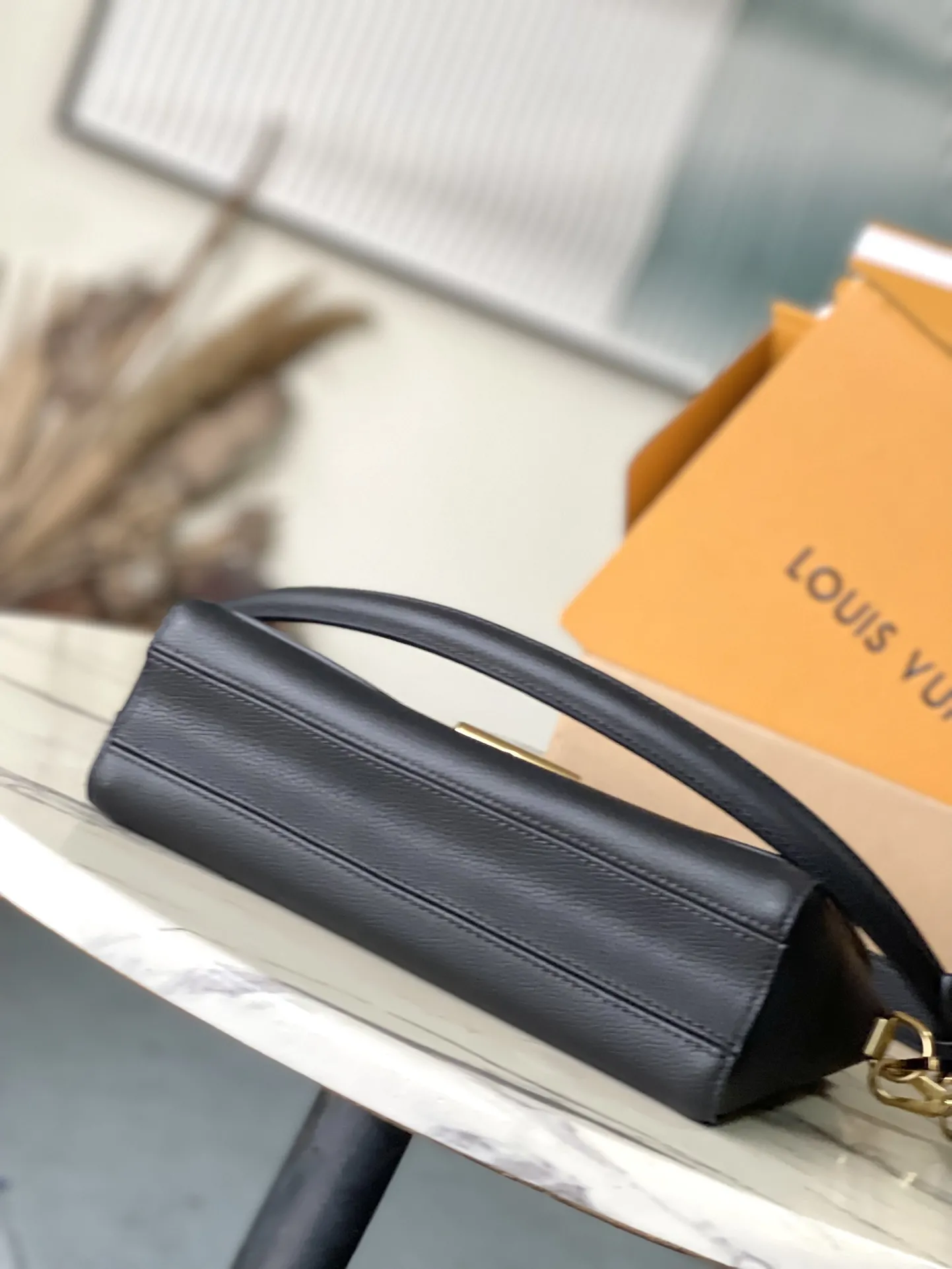 Louis Vuitton Soft Twist M24639 - 图片 5