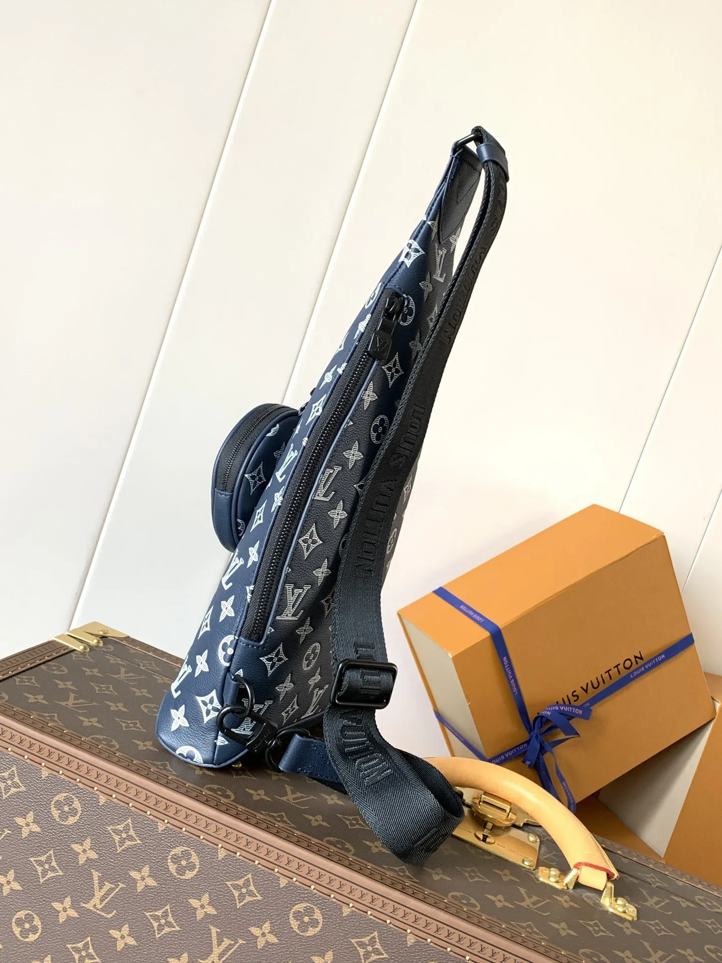Louis Vuitton Duo Slingbag M24751 - Image 4