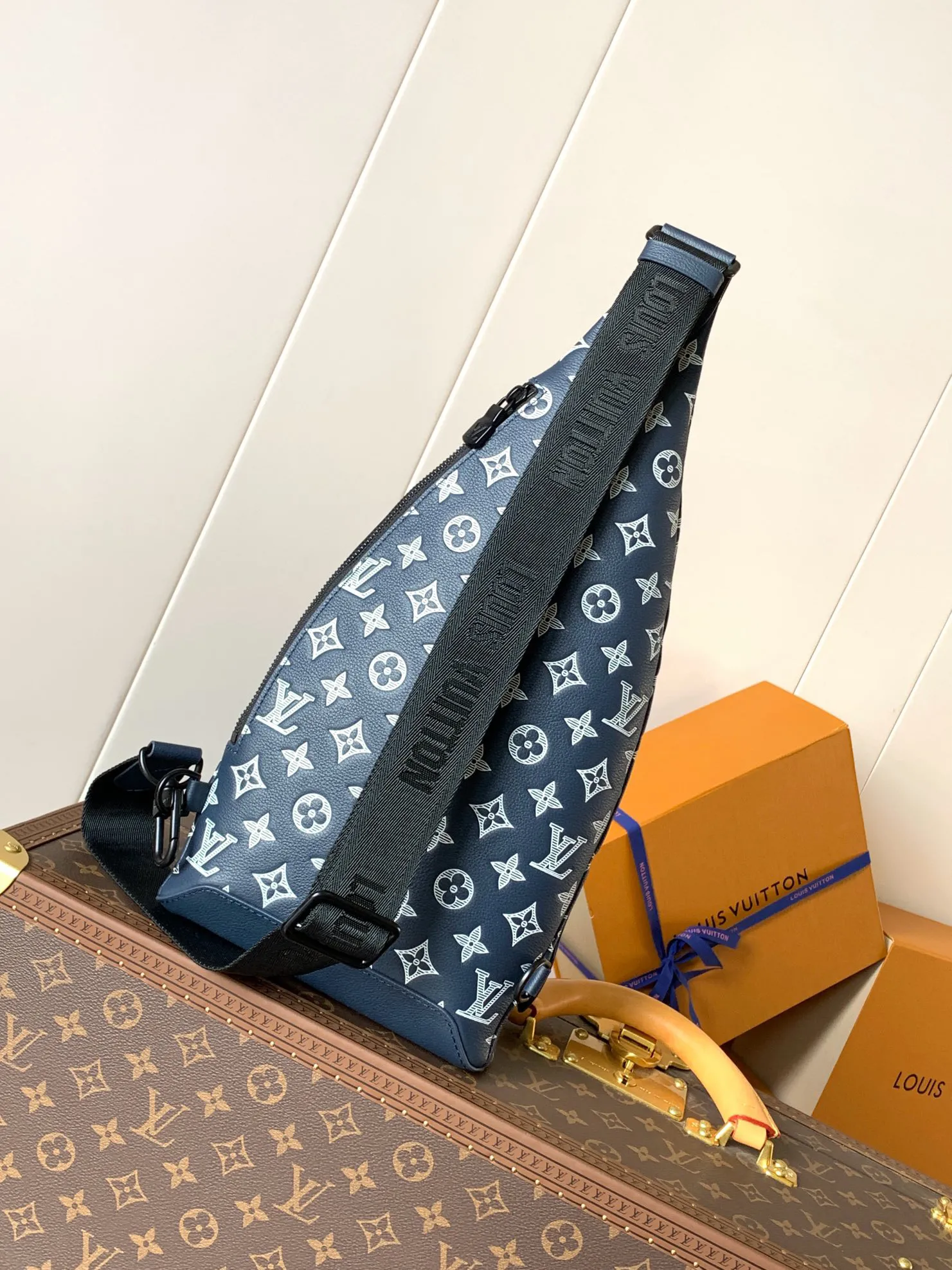 Louis Vuitton Duo Slingbag M24751 - Image 5