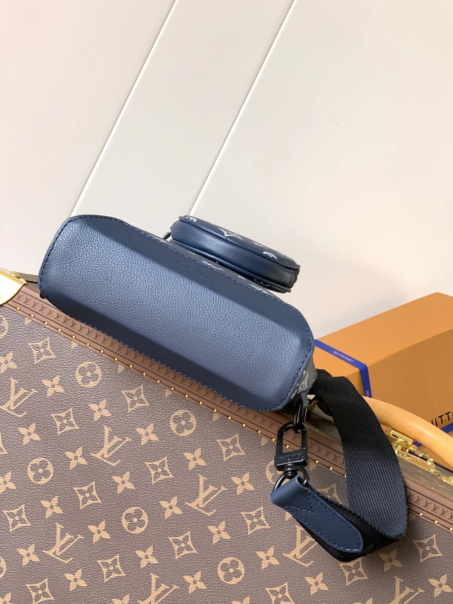 Louis Vuitton Duo Slingbag M24751 - Image 6