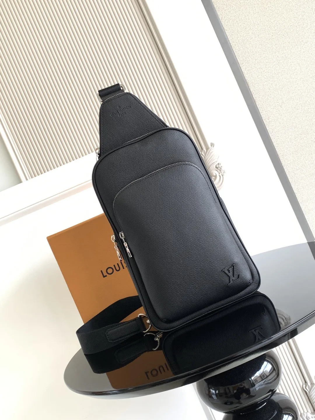 Louis Vuitton Avenue Slingbag M30863 - 图片 3