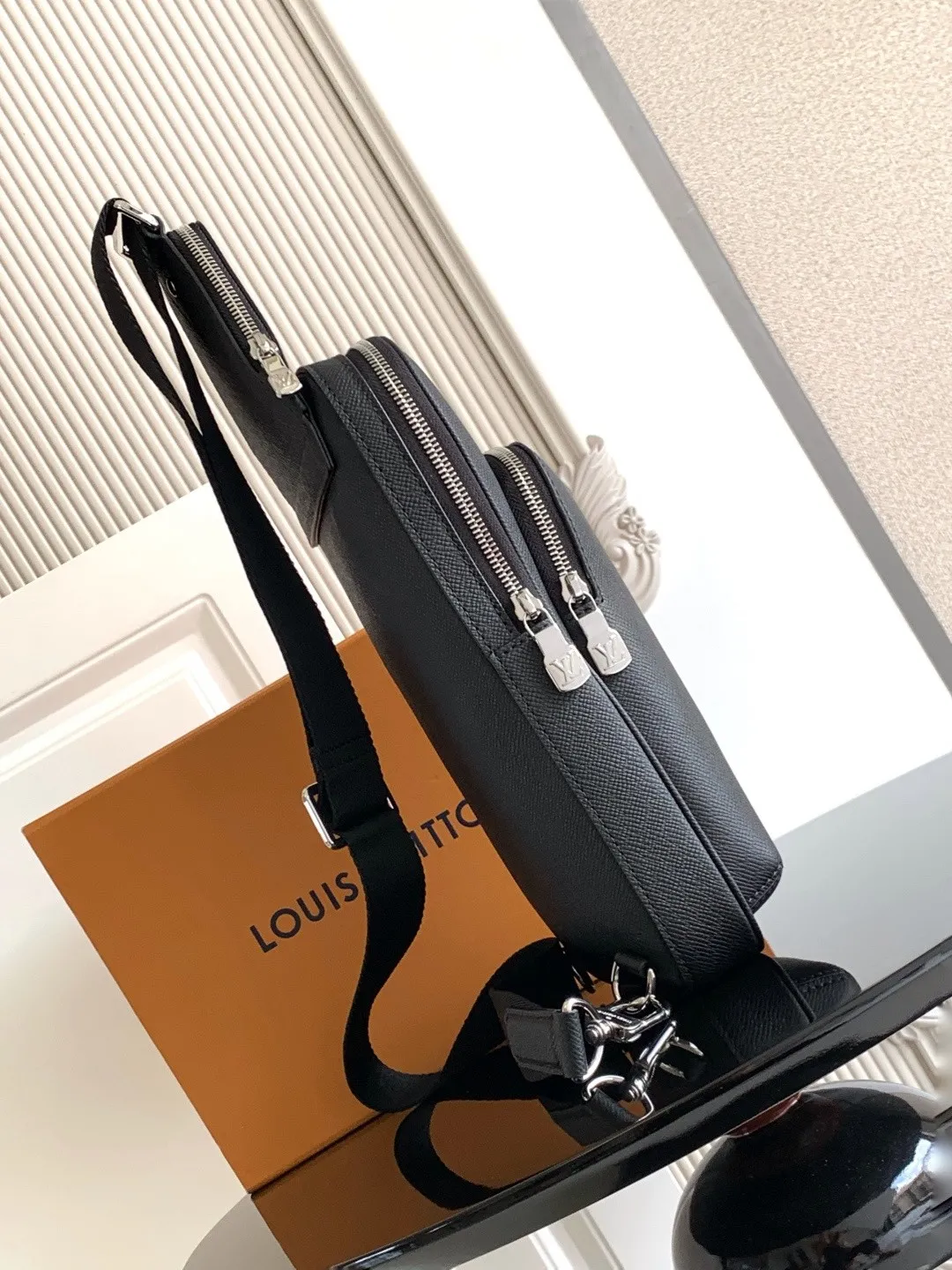 Louis Vuitton Avenue Slingbag M30863 - 图片 4