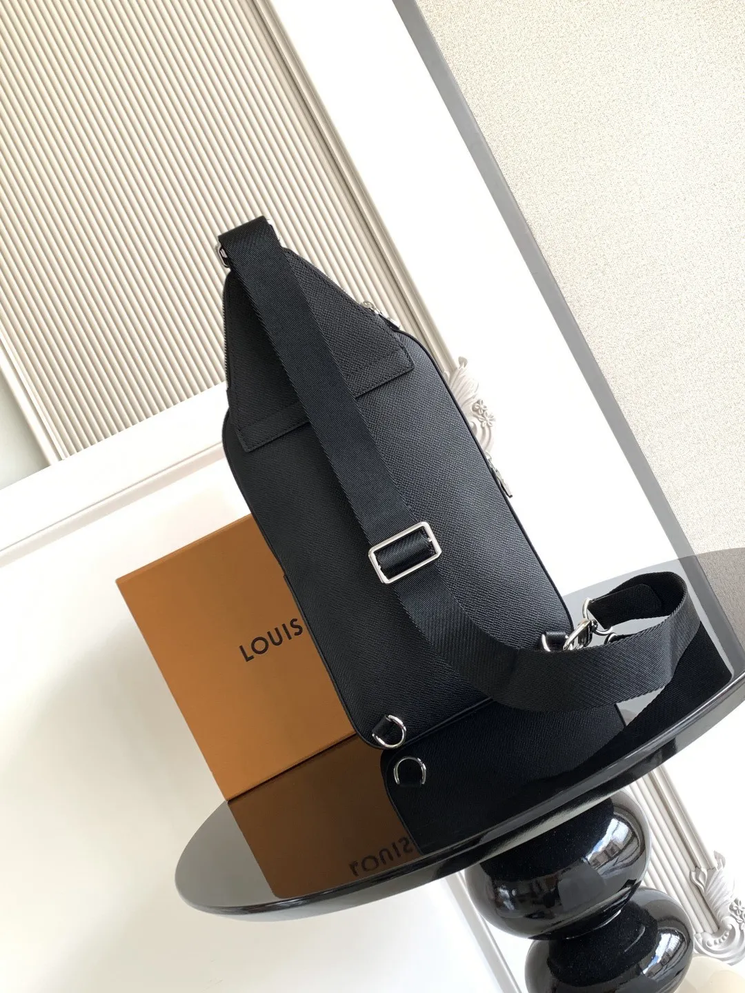 Louis Vuitton Avenue Slingbag M30863 - 图片 5
