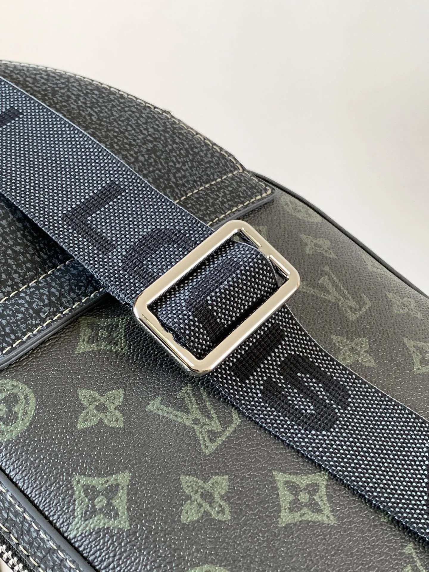 Louis Vuitton Avenue Slingbag NM M46344 - 图片 9