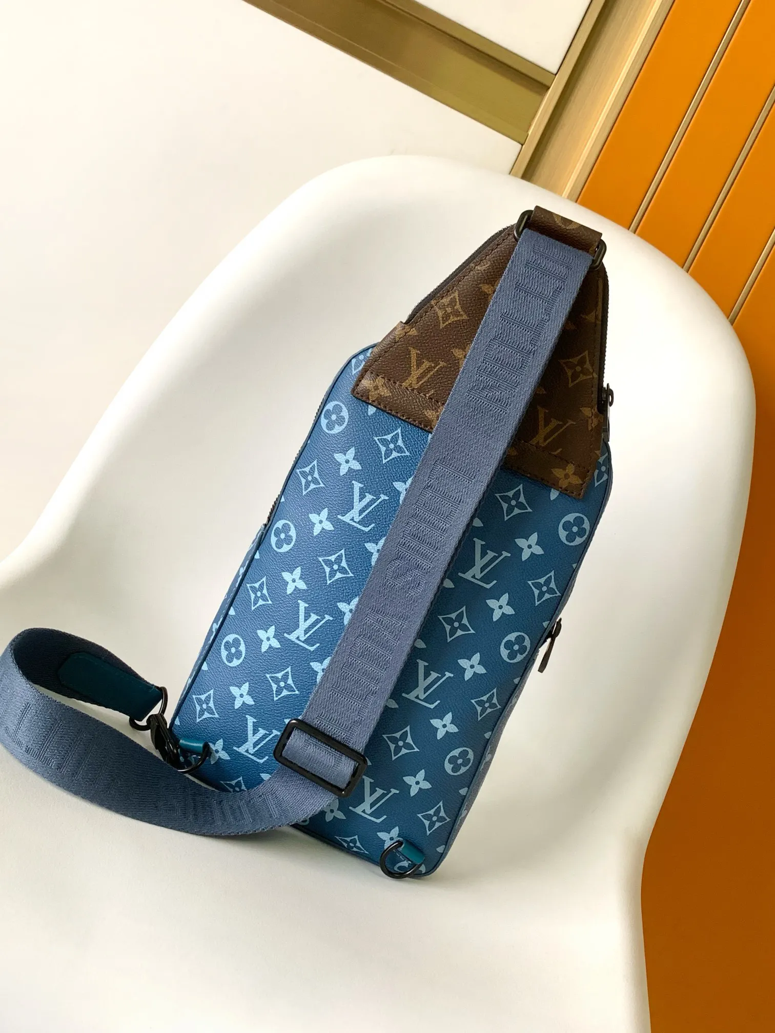 Louis Vuitton Avenue Slingbag M23782 - 图片 5