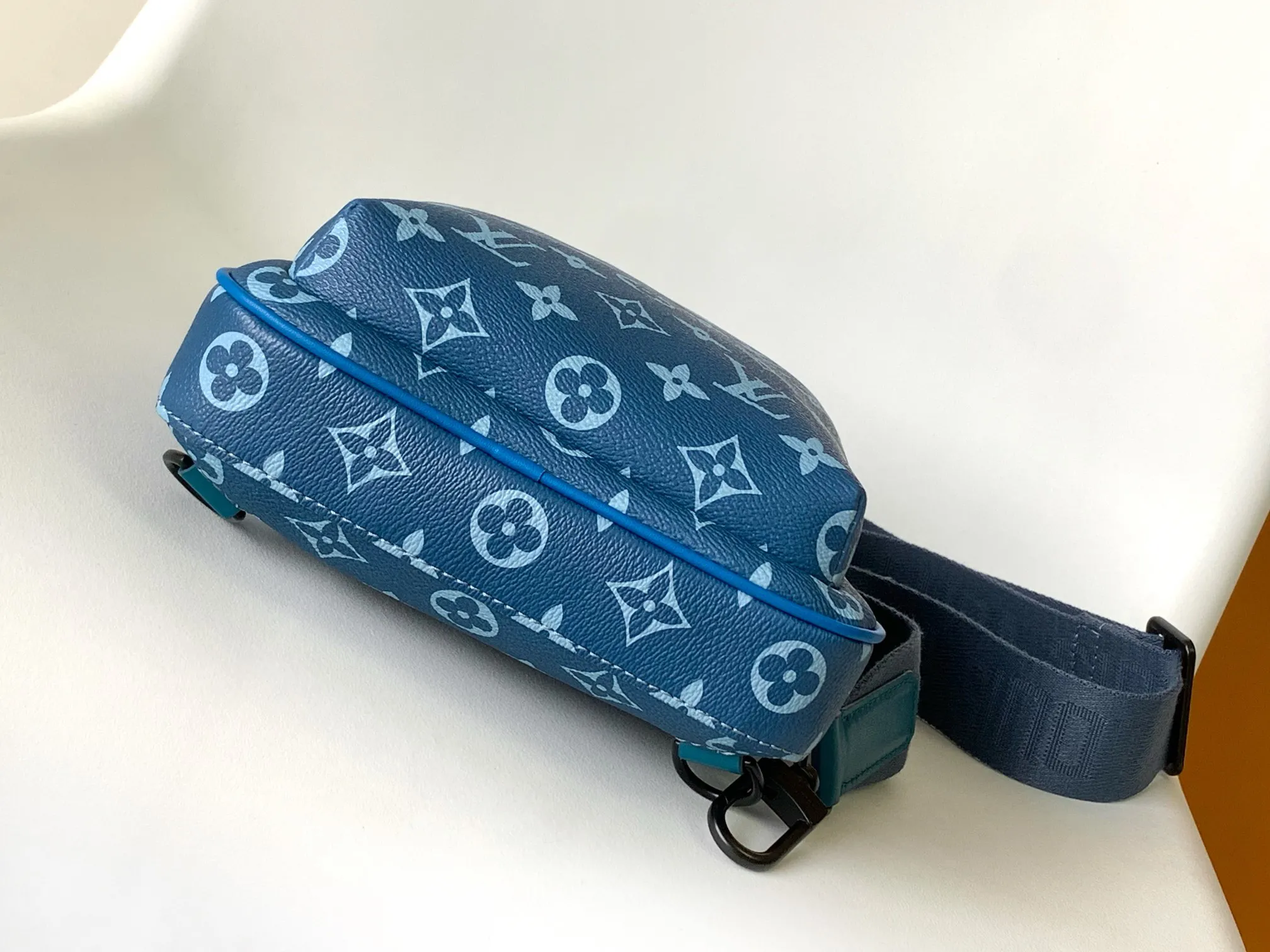 Louis Vuitton Avenue Slingbag M23782 - 图片 6