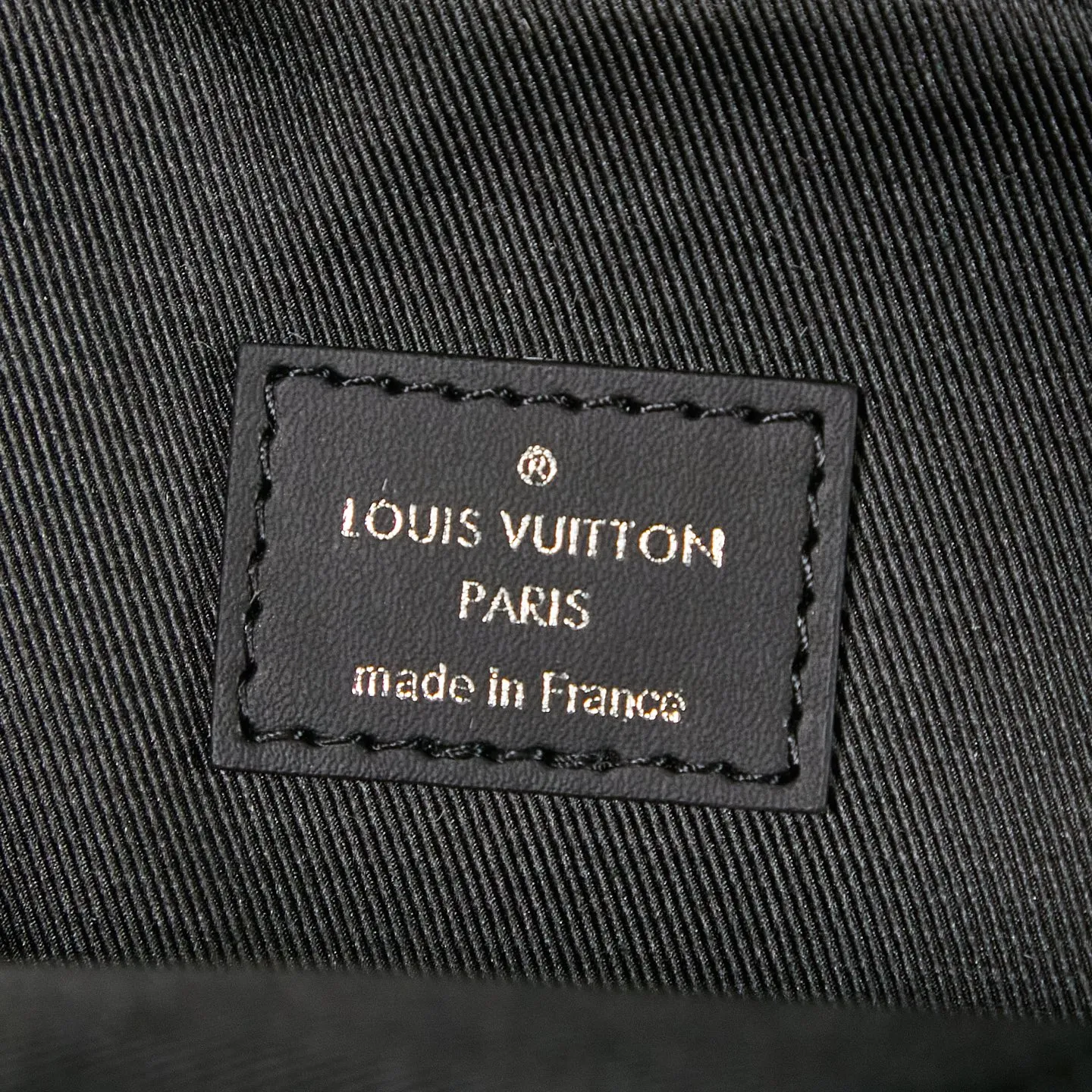 Alternative view of Louis Vuitton Avenue Slingbag PM M11703