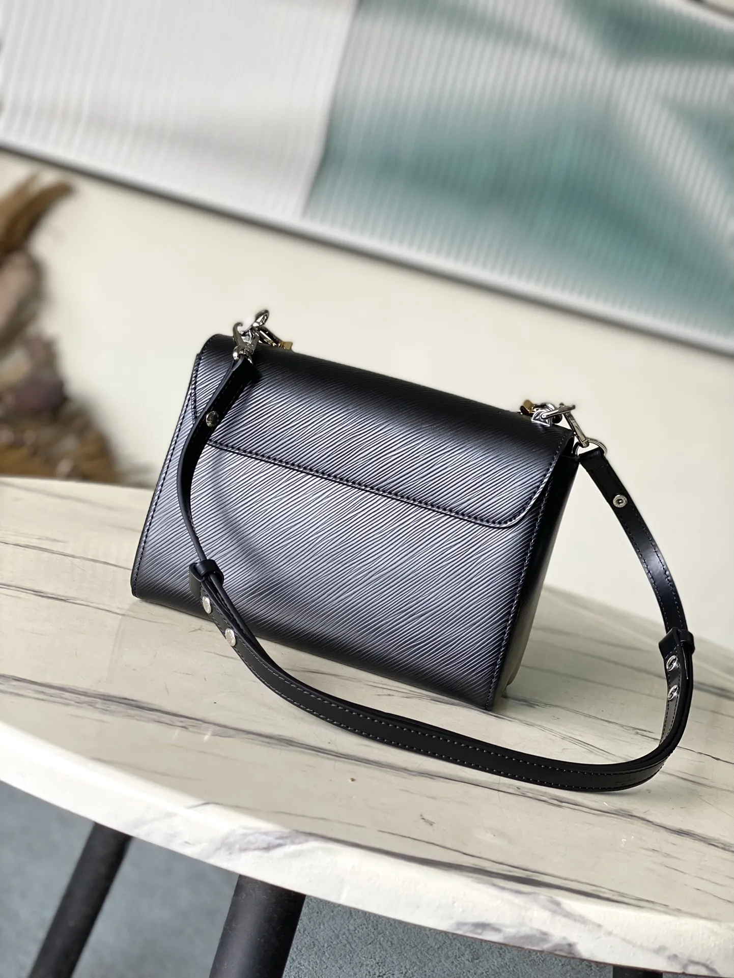Louis Vuitton Twist MM M24044 - 图片 4