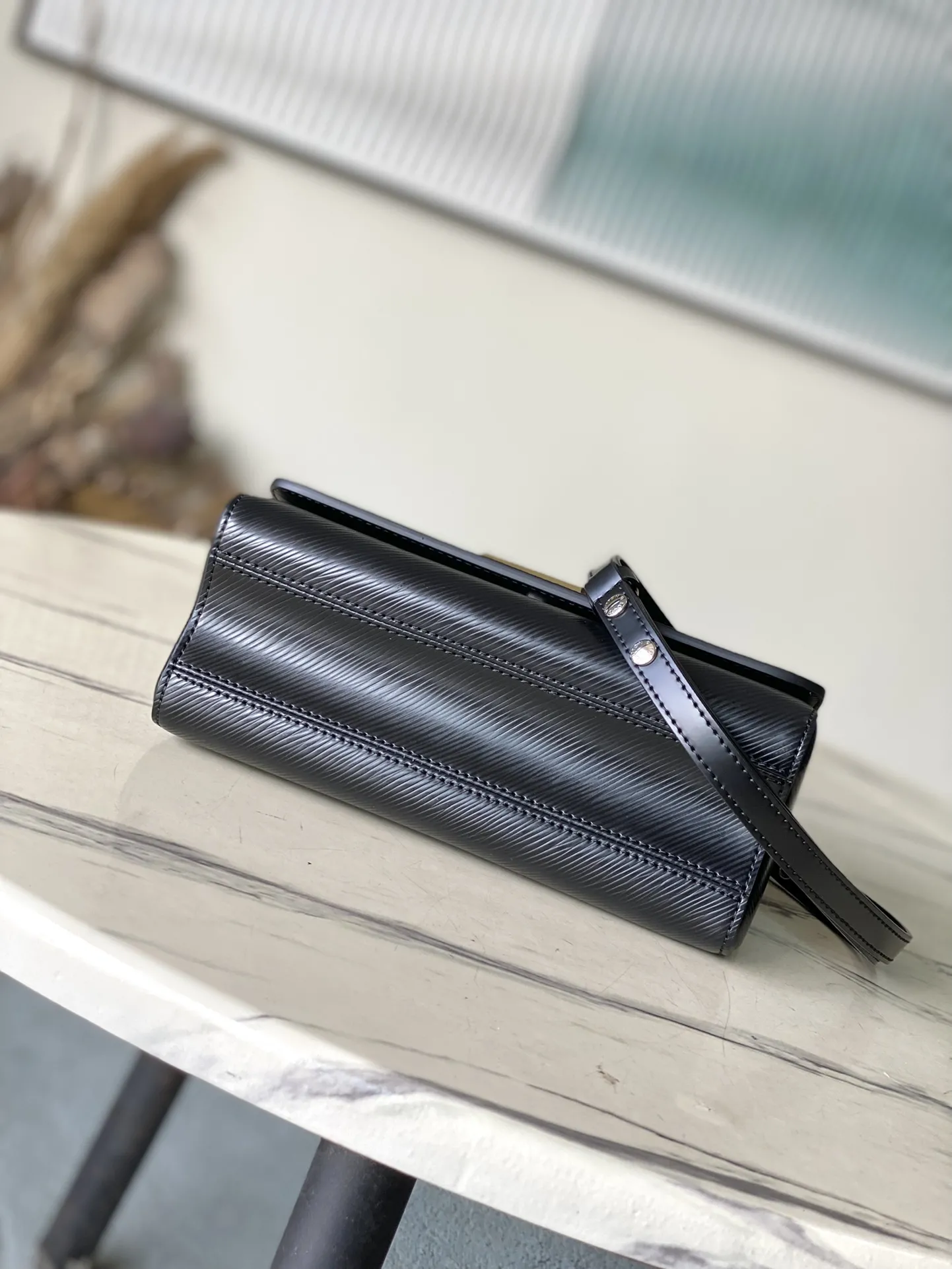 Louis Vuitton Twist MM M24044 - 图片 5