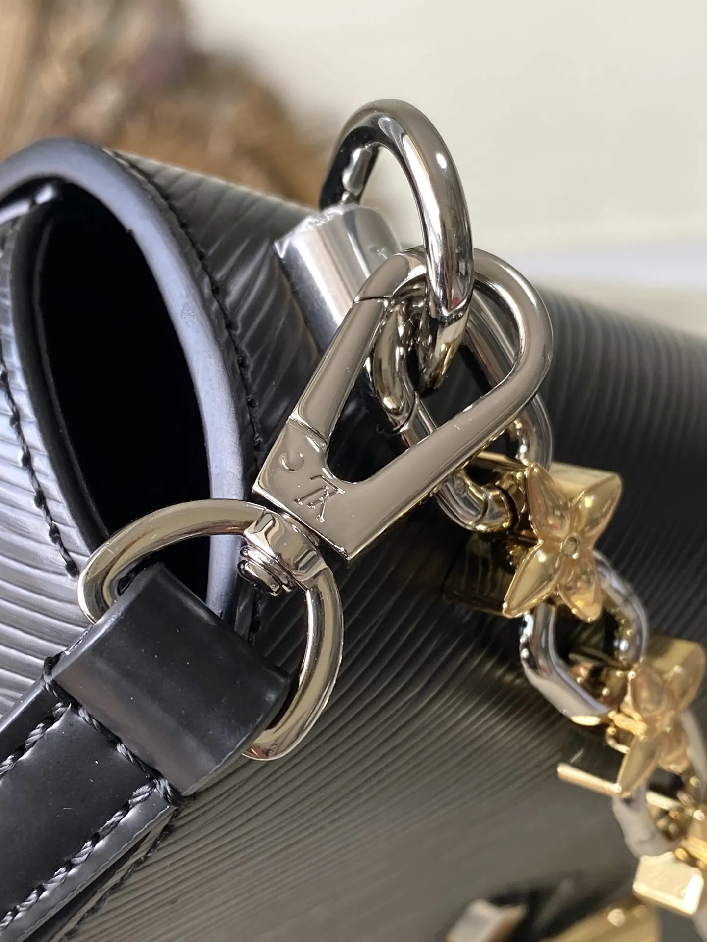 Louis Vuitton Twist MM M24044 - 图片 8