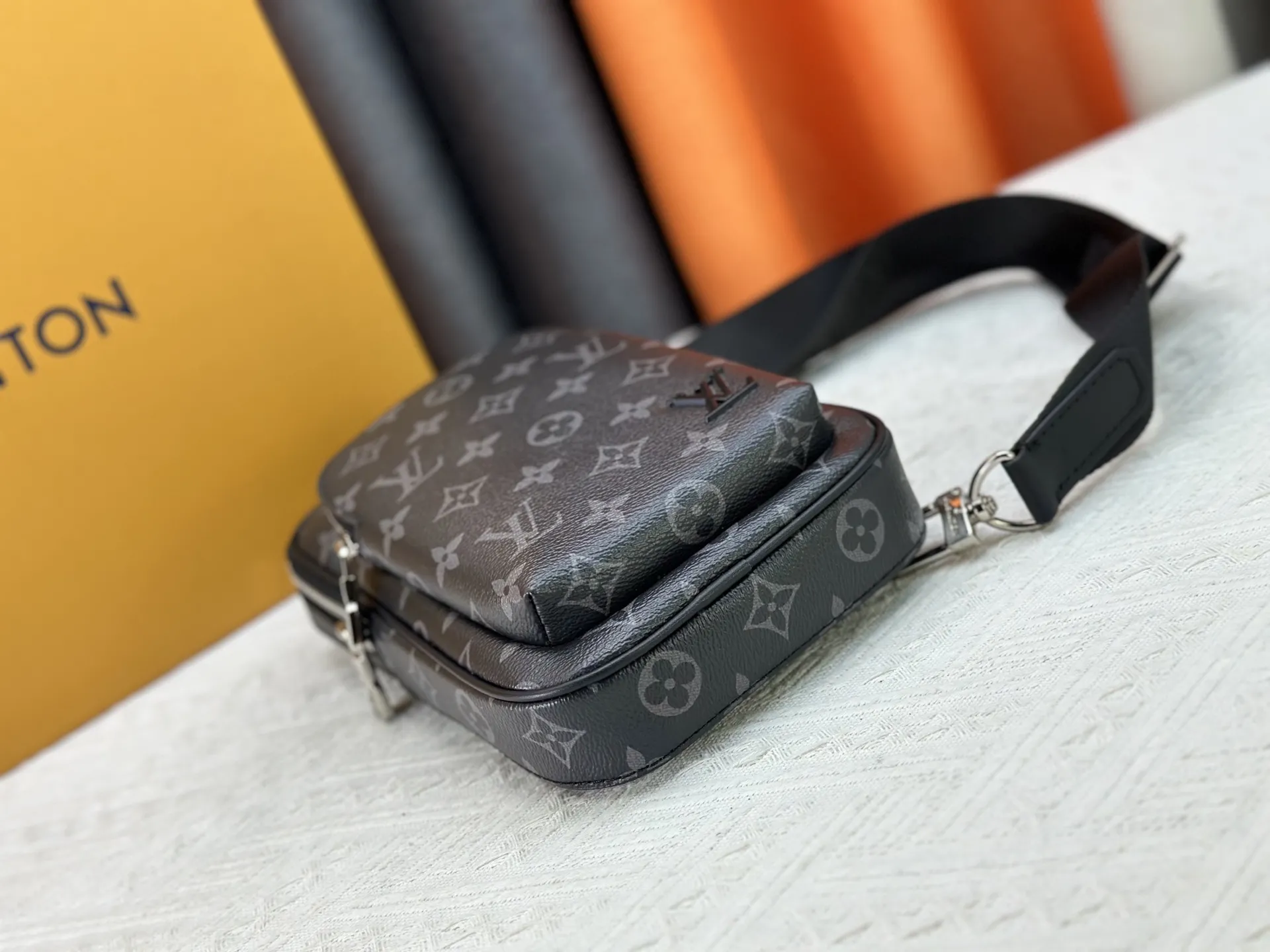 Louis Vuitton Avenue Slingbag PM M47137 - 图片 7