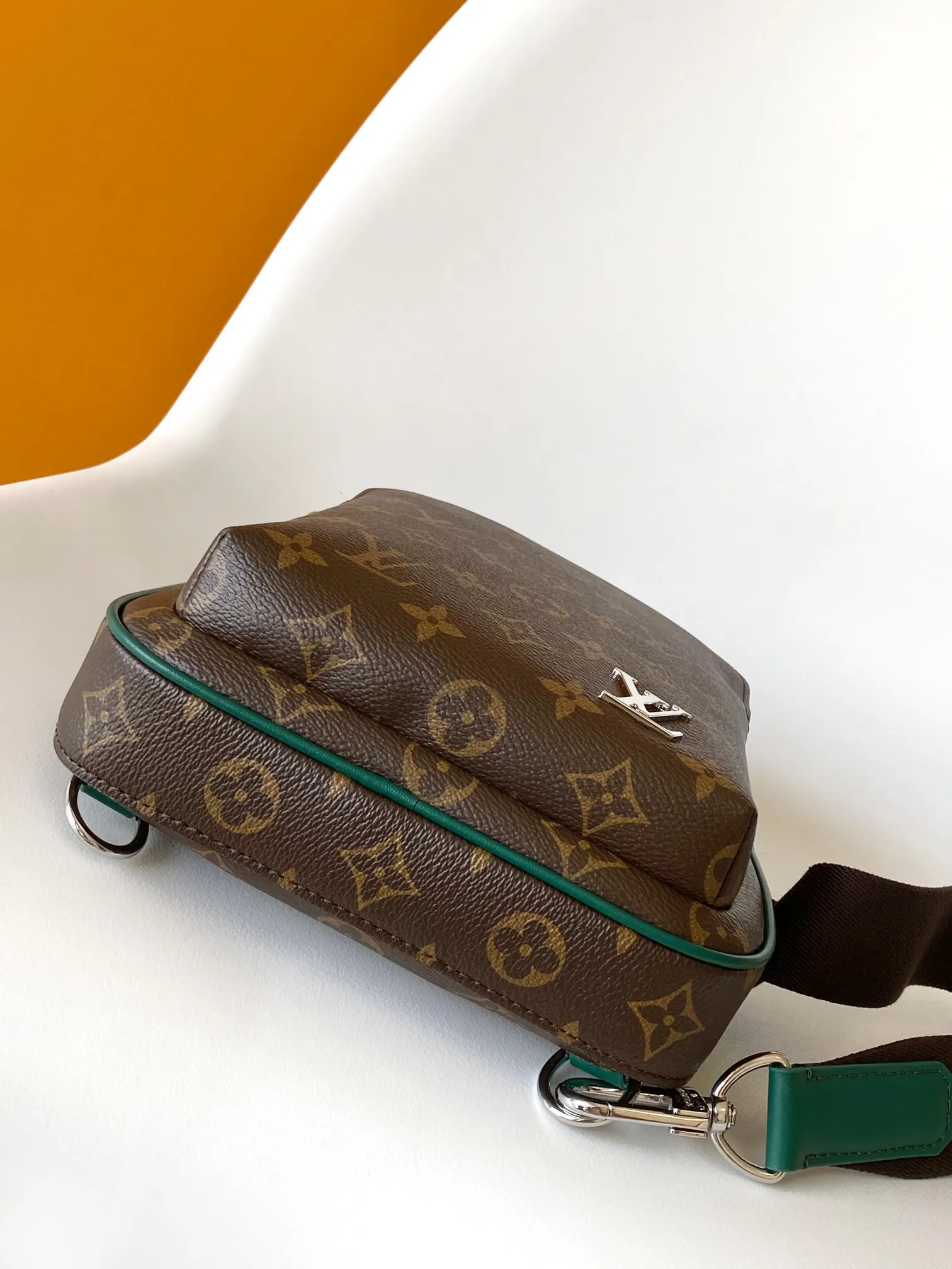Louis Vuitton Avenue Slingbag M12734 - 图片 5