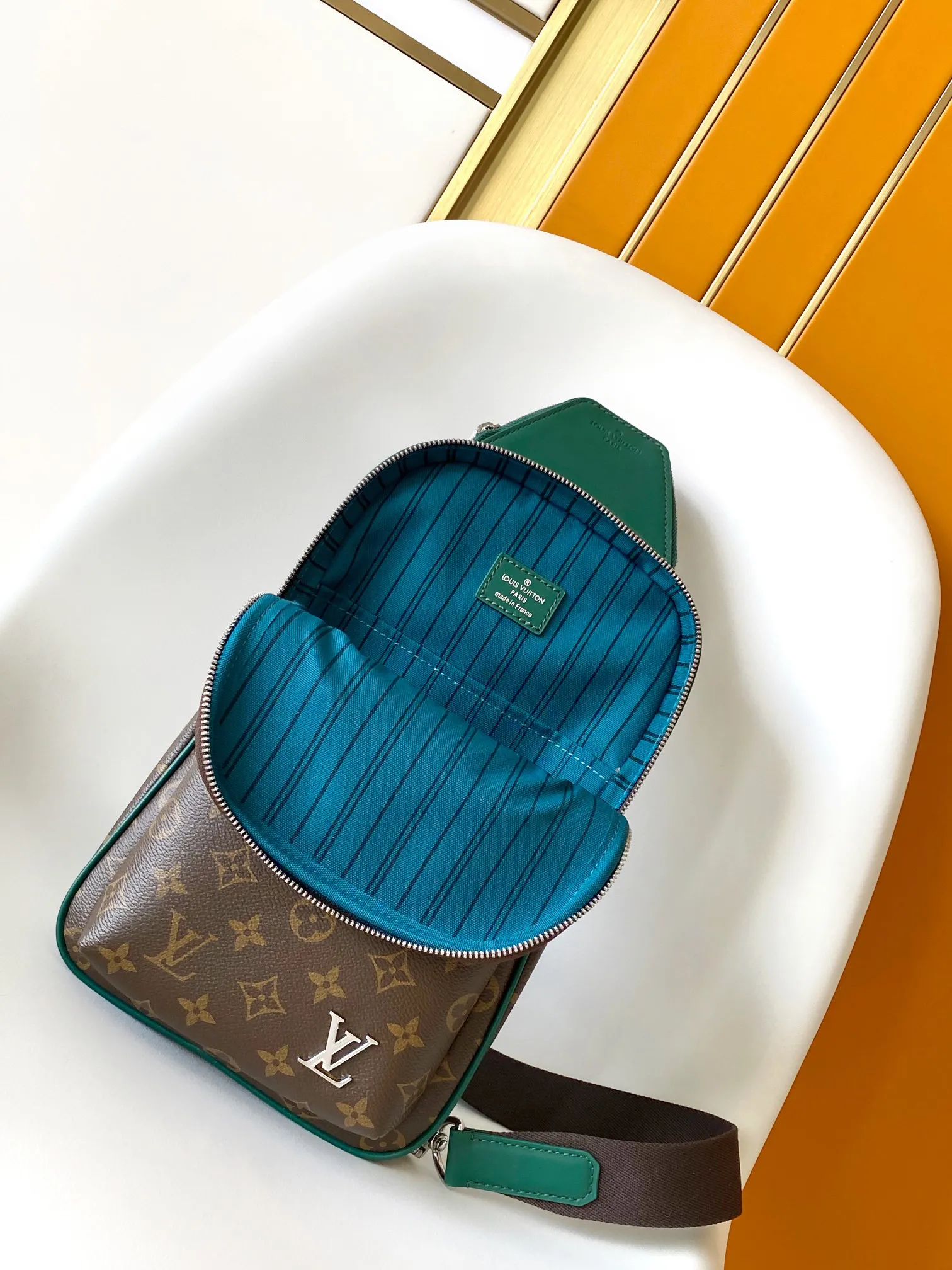 Louis Vuitton Avenue Slingbag M12734 - 图片 9