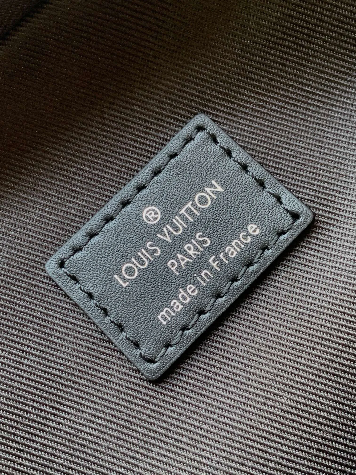 Alternative view of Louis Vuitton Avenue Slingbag N45302