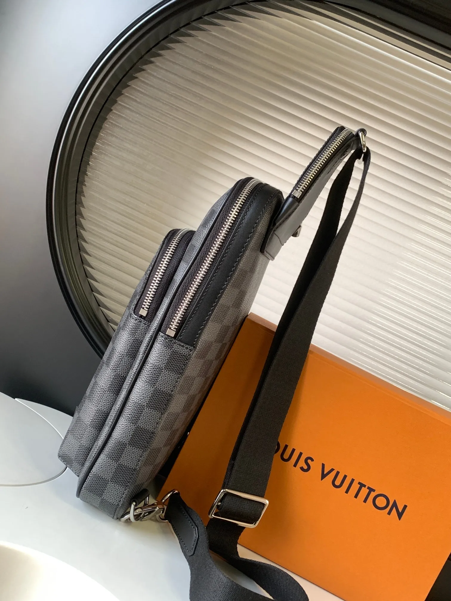 Louis Vuitton Avenue Slingbag N45302 - 图片 4